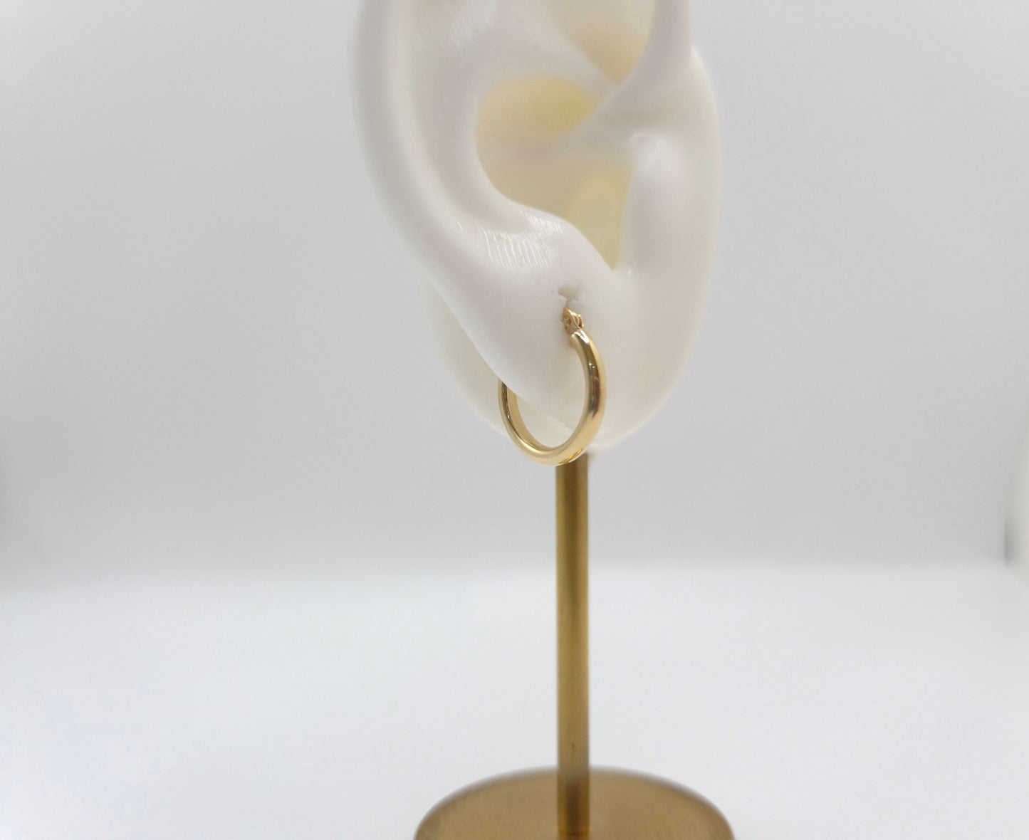 14K Gold Round Tube Hoop Earrings (15mm)