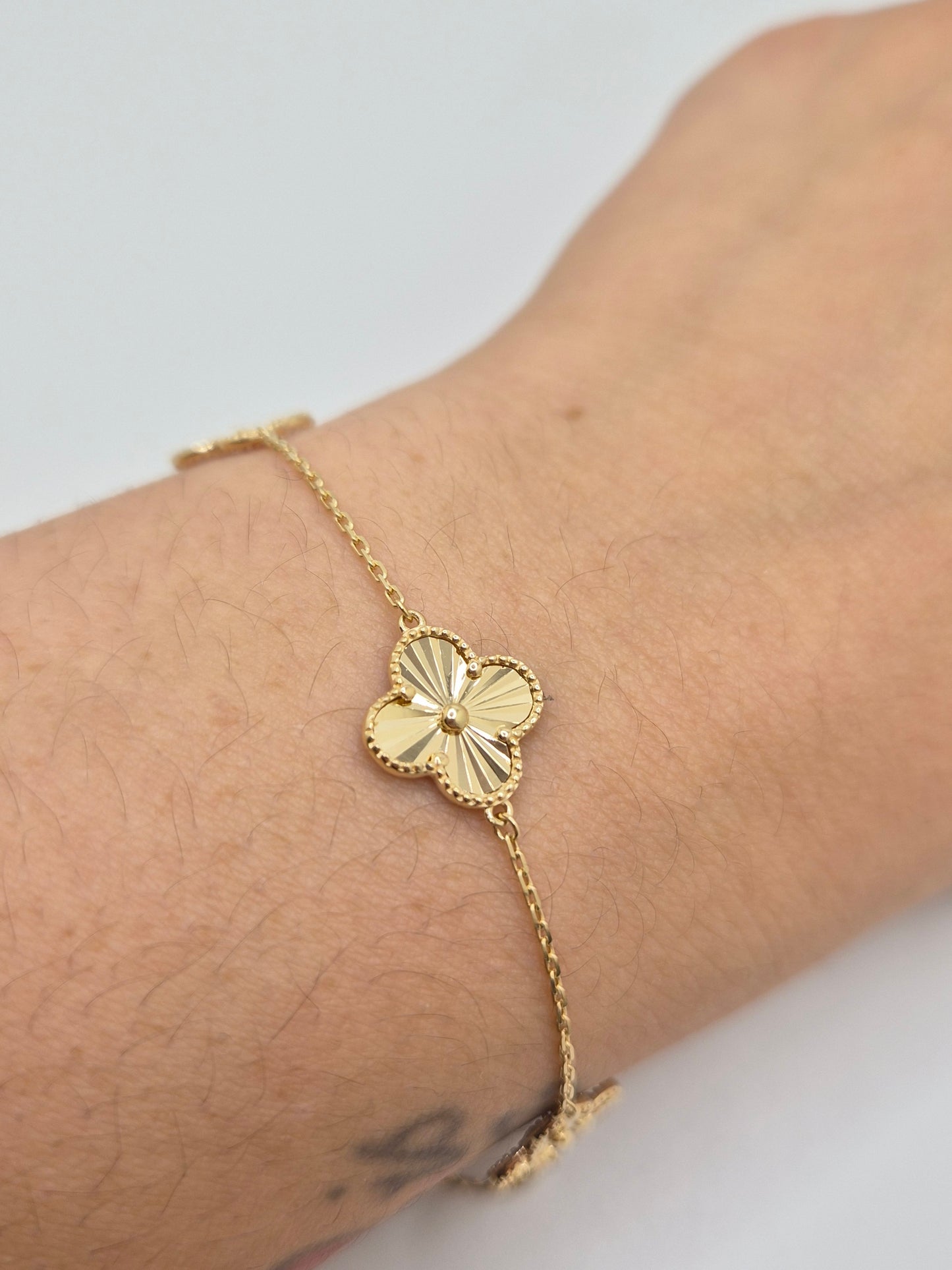 14K Gold 3 Motif Clover Bracelet – Dainty Lucky Trébol