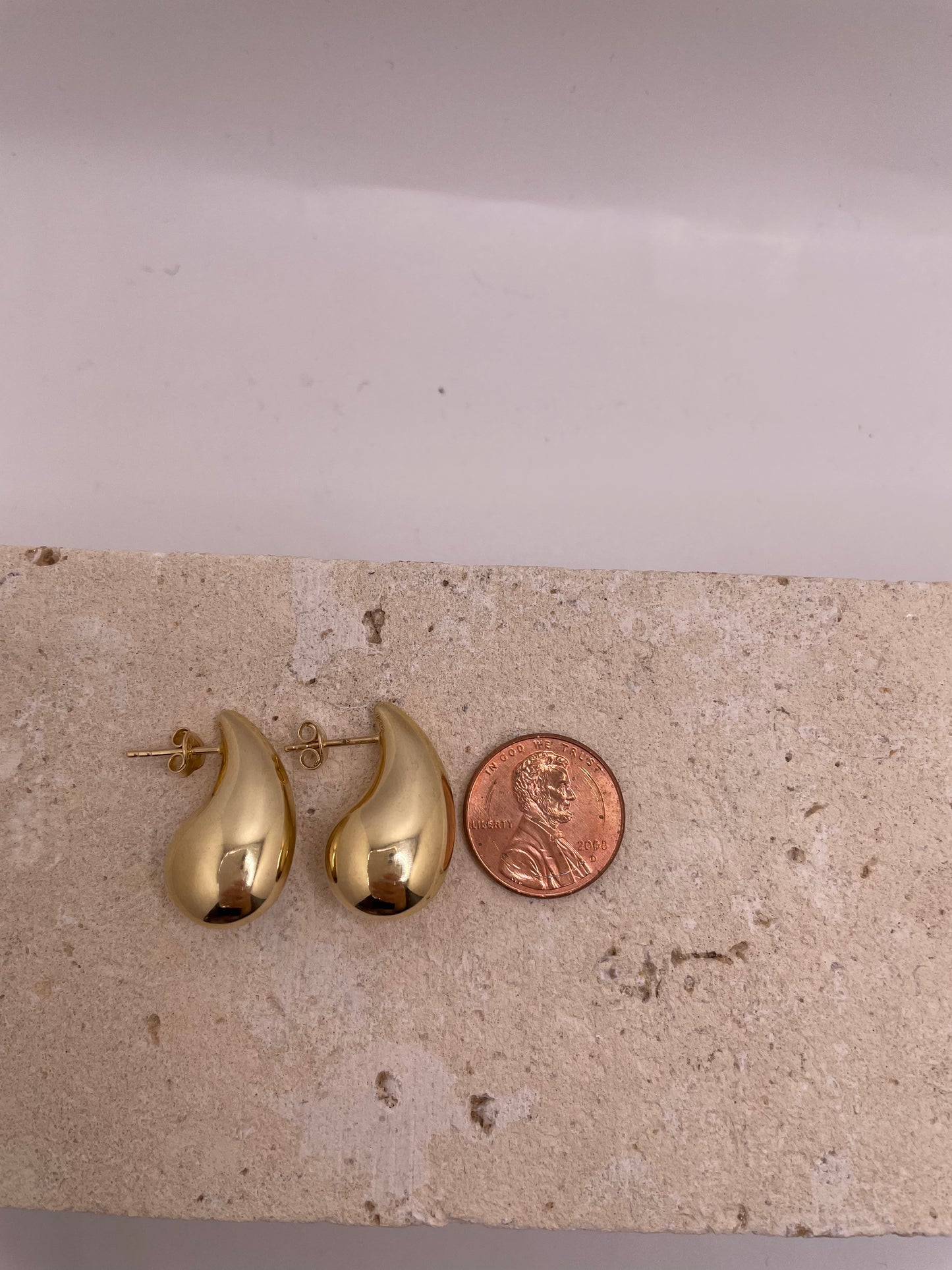 14k gold tear drop earrings