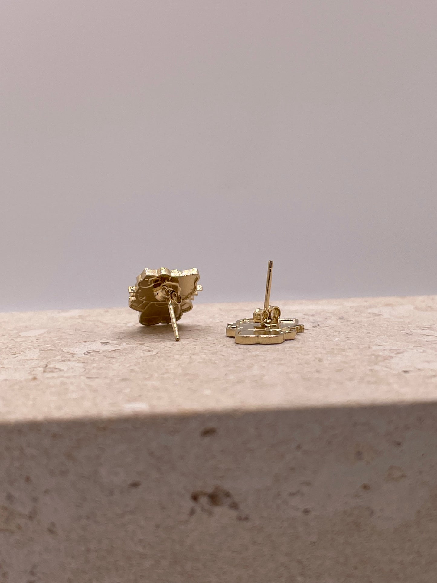 14k gold full body waving hello kitty earrings