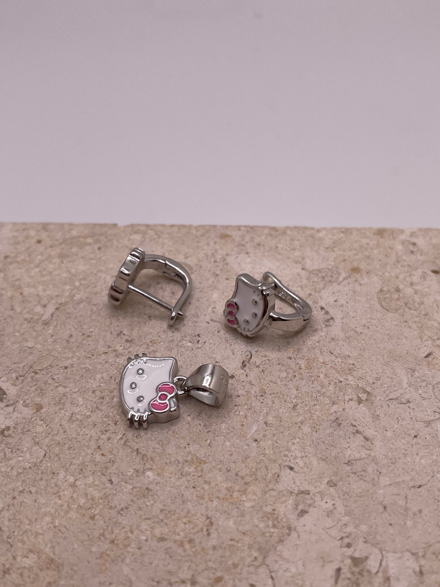 925 sterling silver hello kitty pendant and hoop earrings set