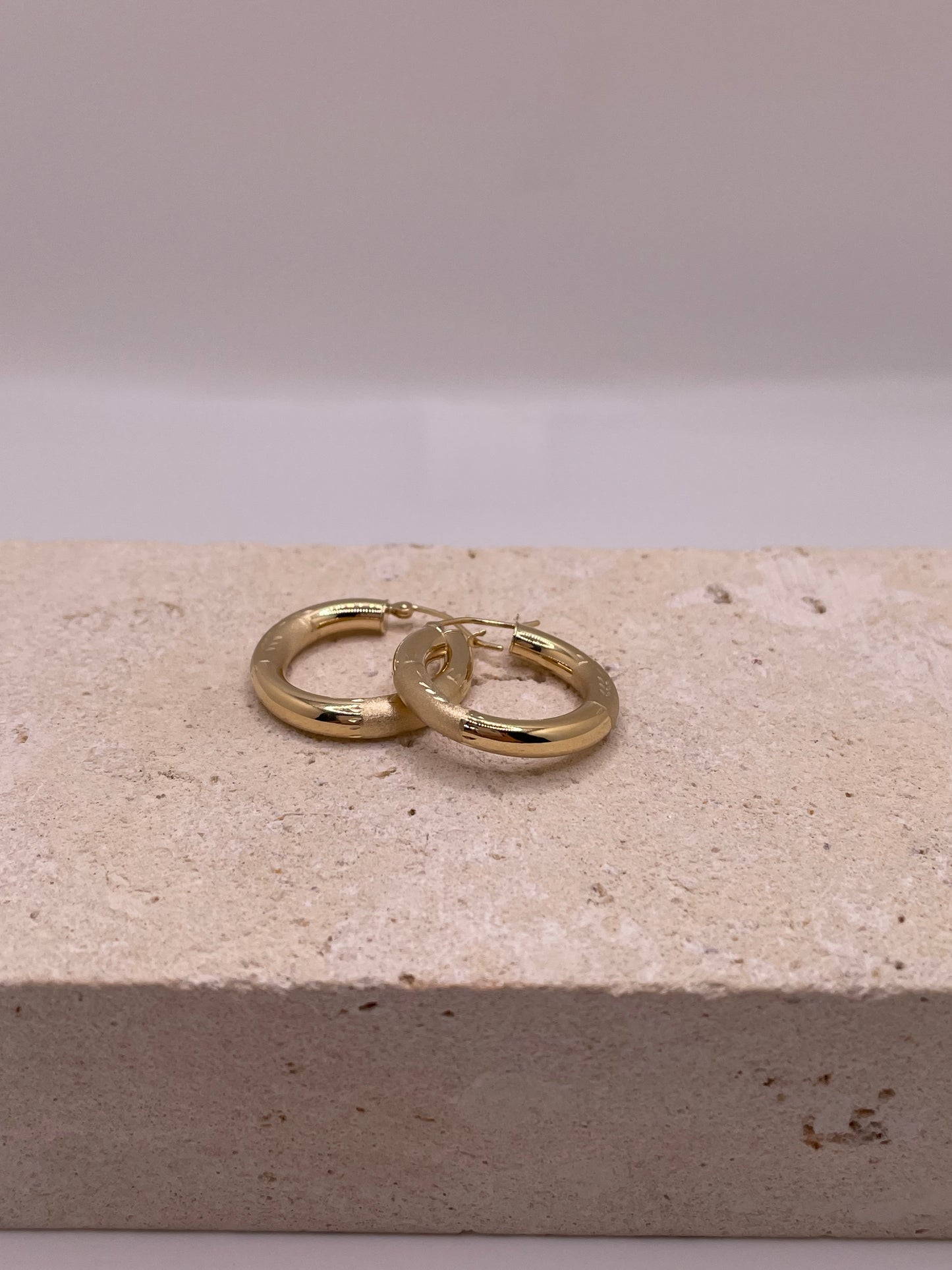 14k gold tube hoop earrings (1895)