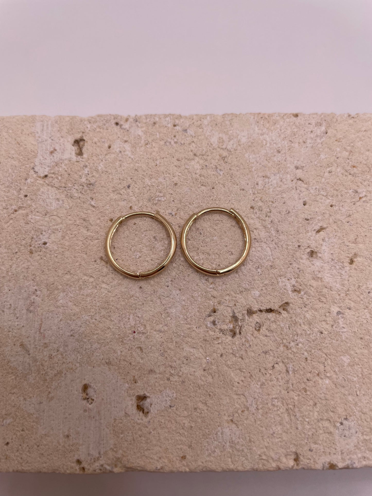 14k gold small huggie earrings (0226) yellow gold or white gold
