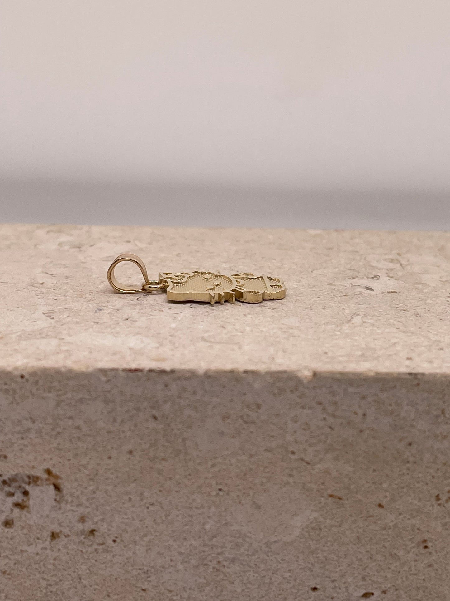 14k gold hello kitty pendant medium