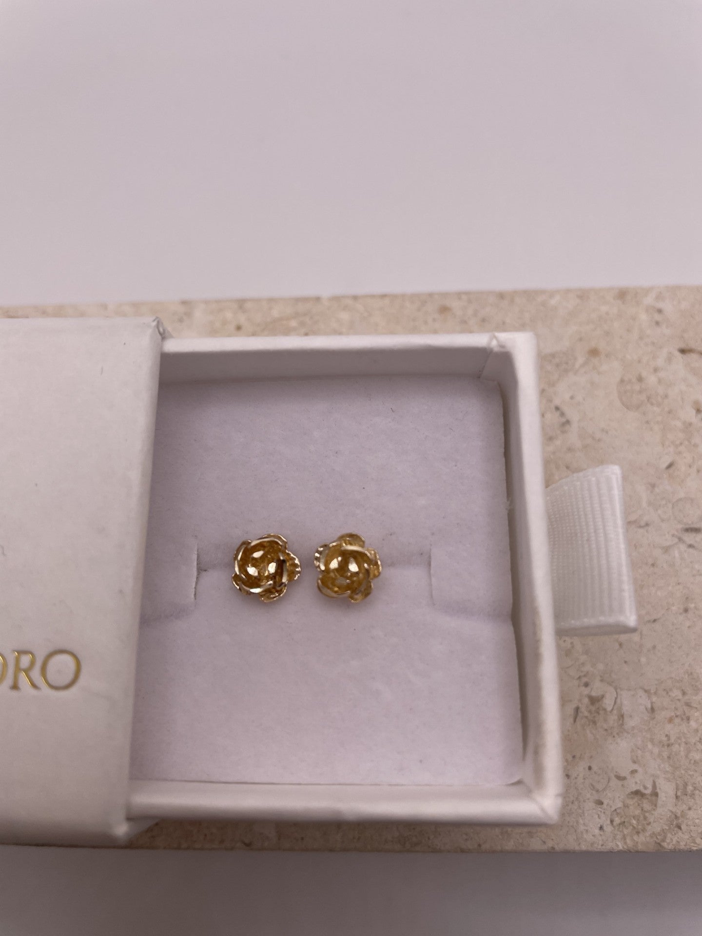 14k gold small flower earrings