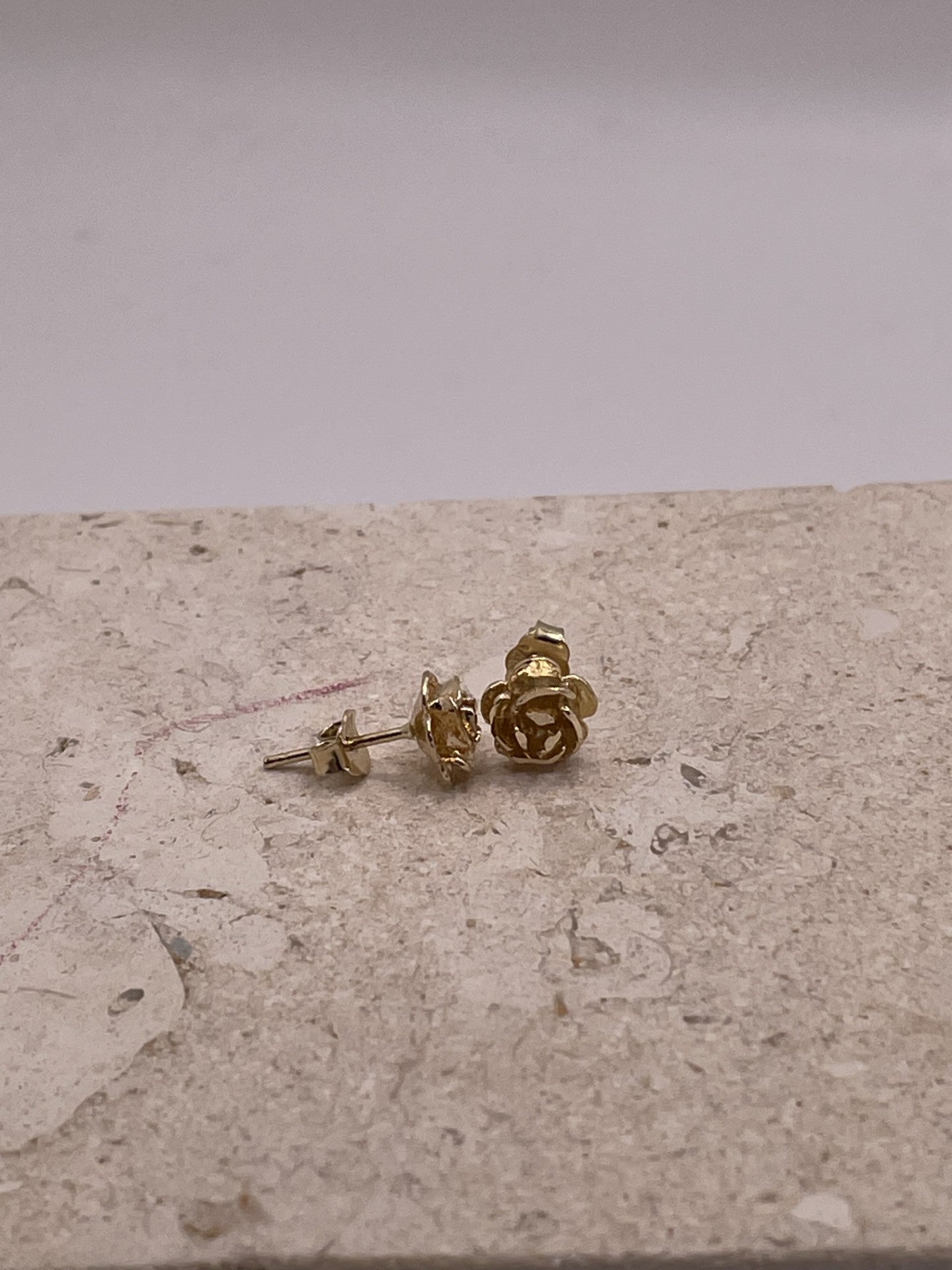 14k gold small flower earrings