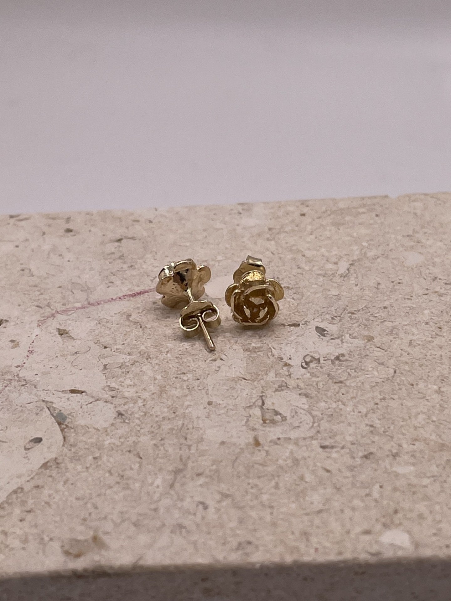 14k gold small flower earrings