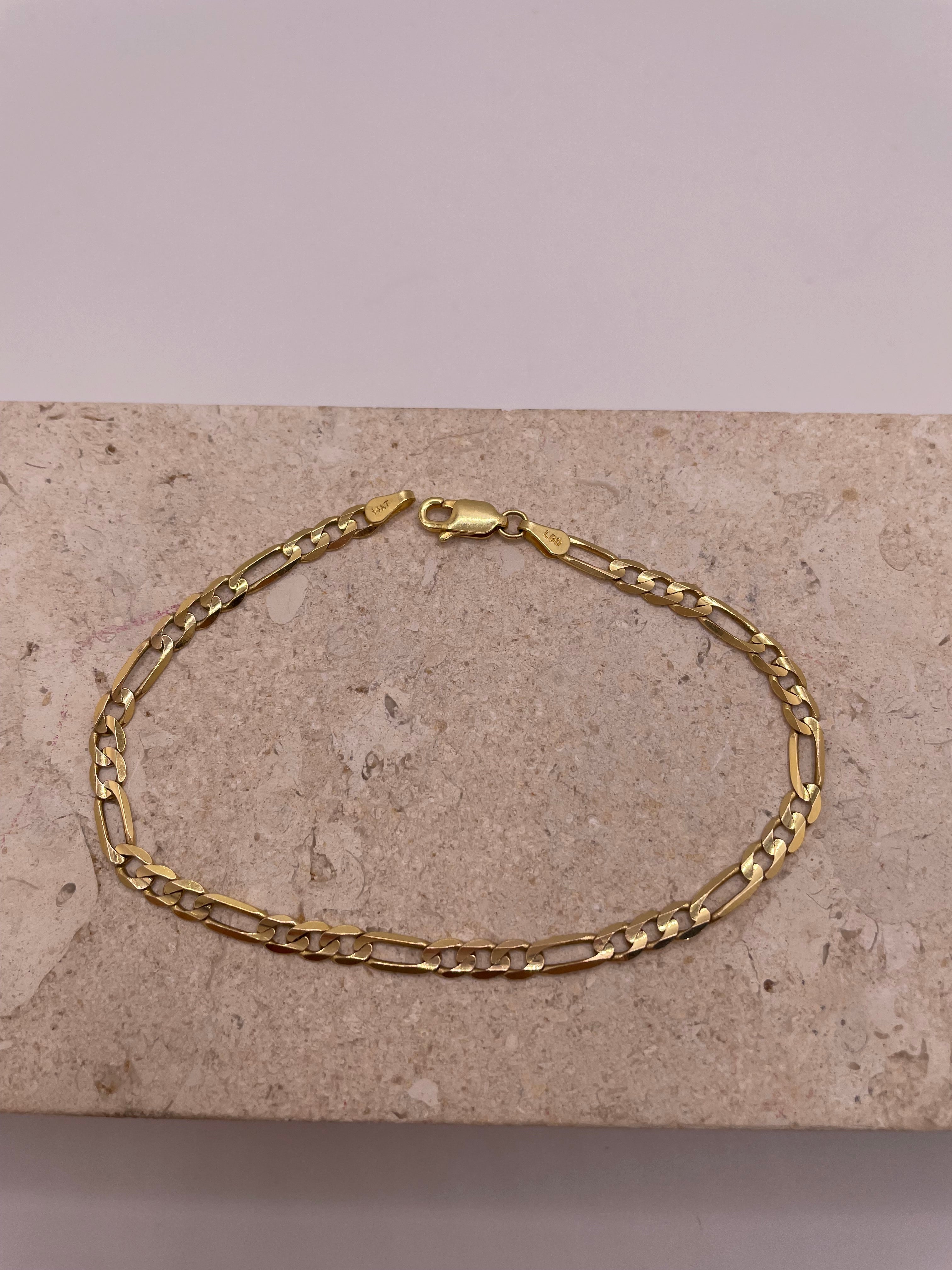 14k gold 3.9mm figaro bracelet (114)