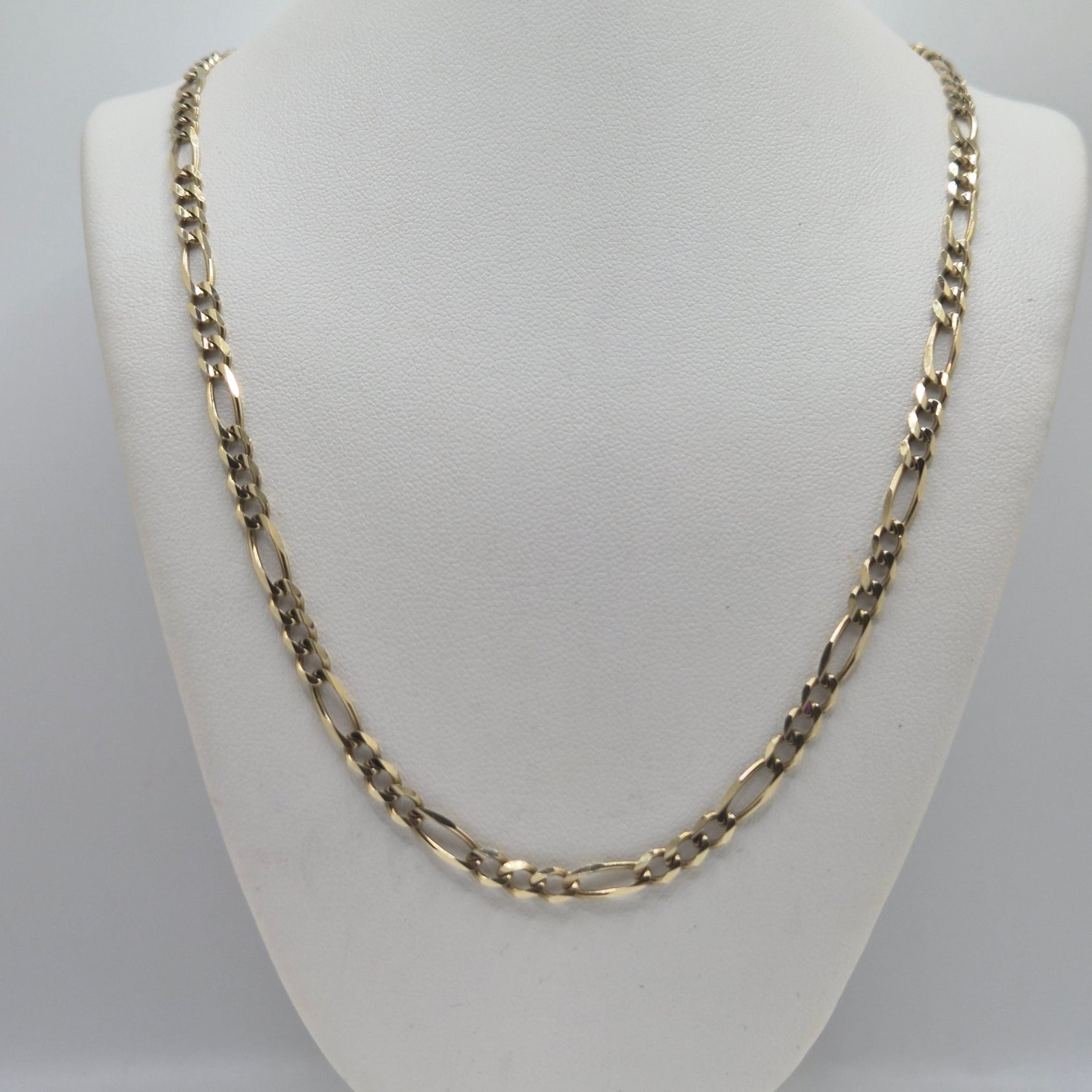 14k solid gold figaro chain 4.0mm