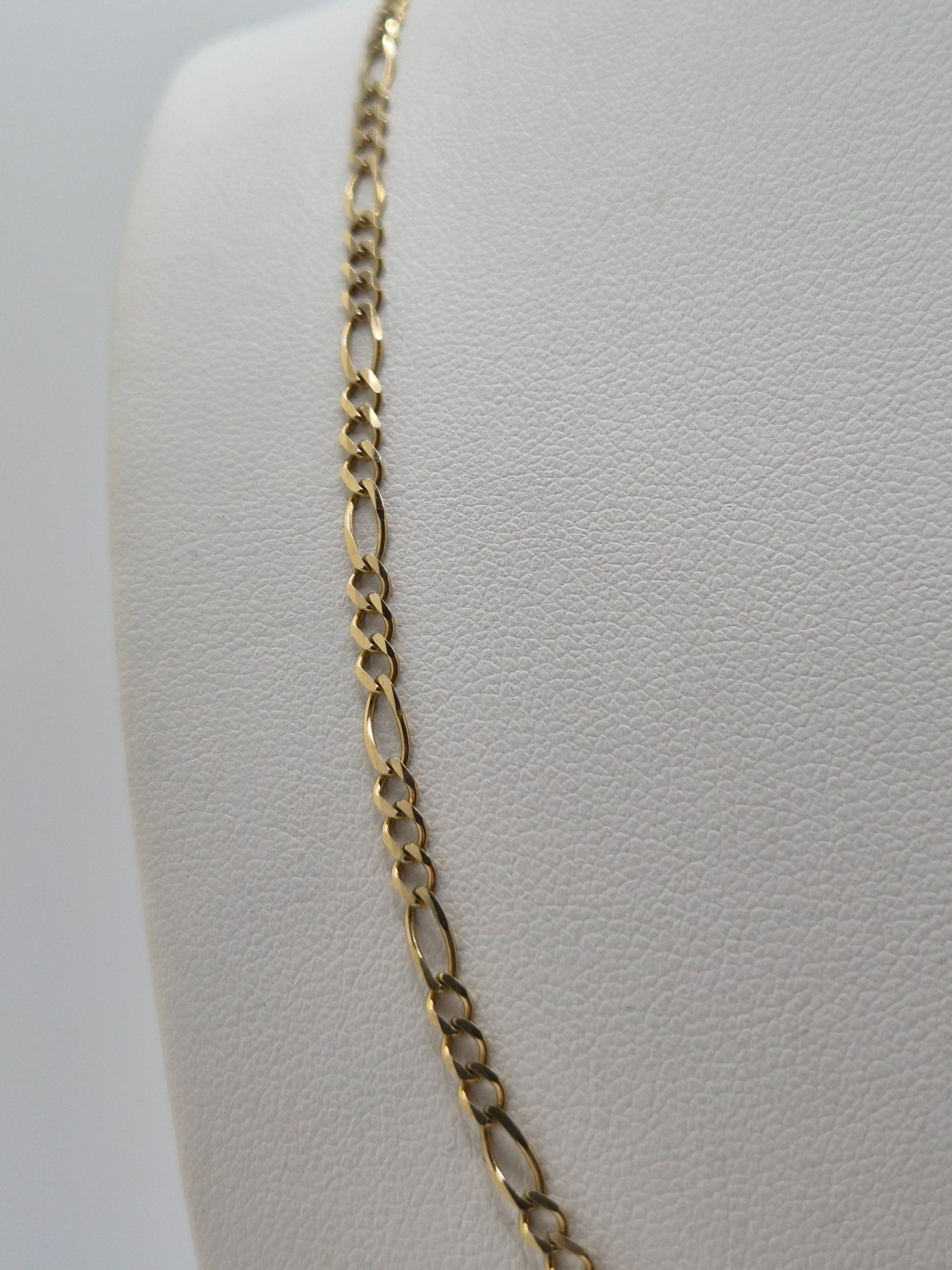 14k solid gold figaro chain 2.7mm