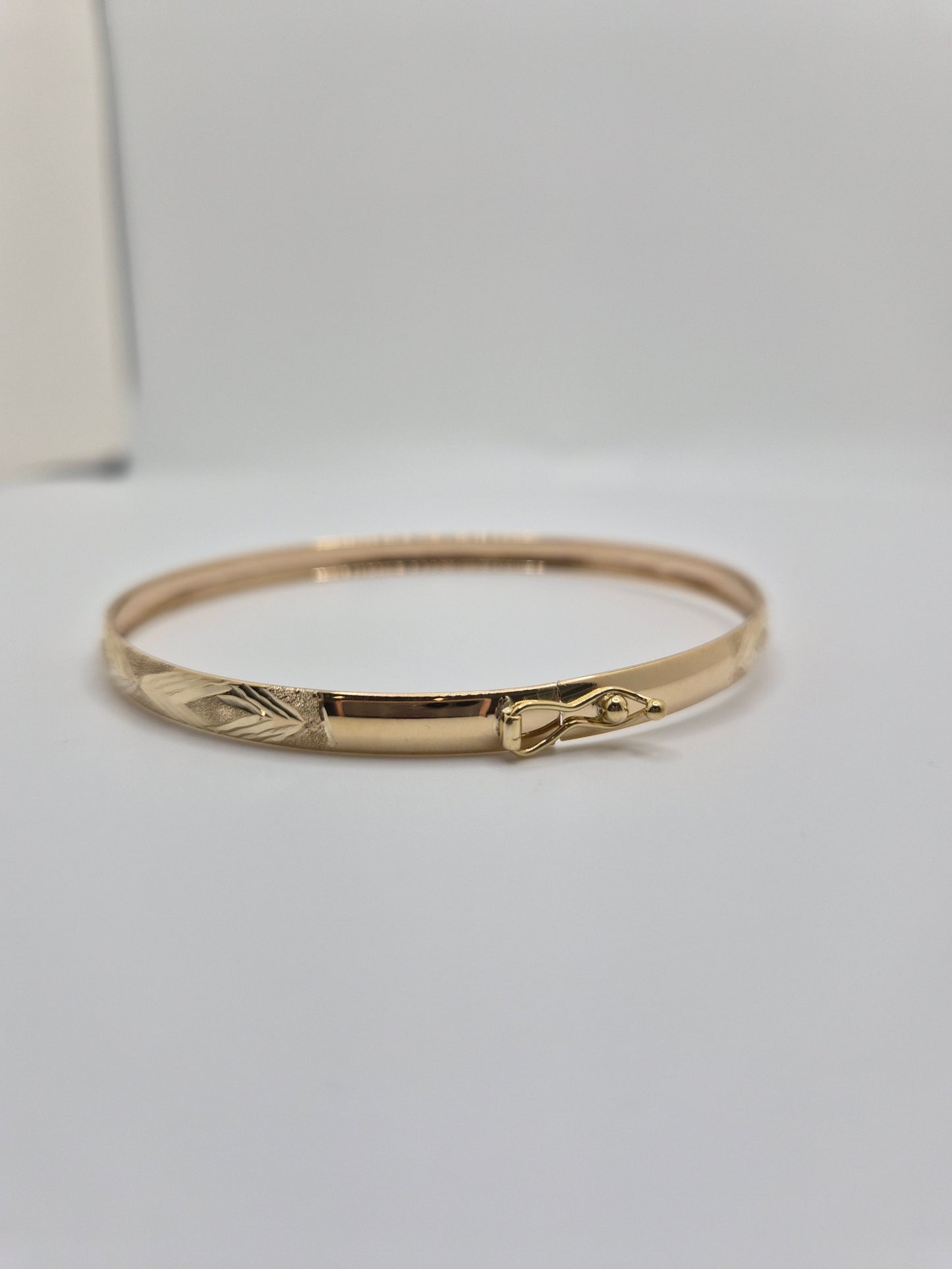 14k Gold Flexible Bangle (74)