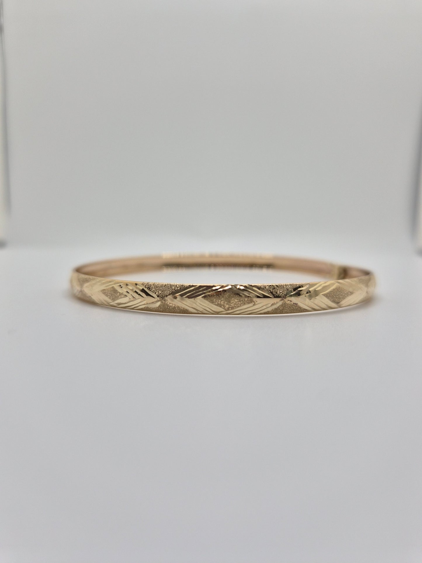 14k Gold Flexible Bangle (74)