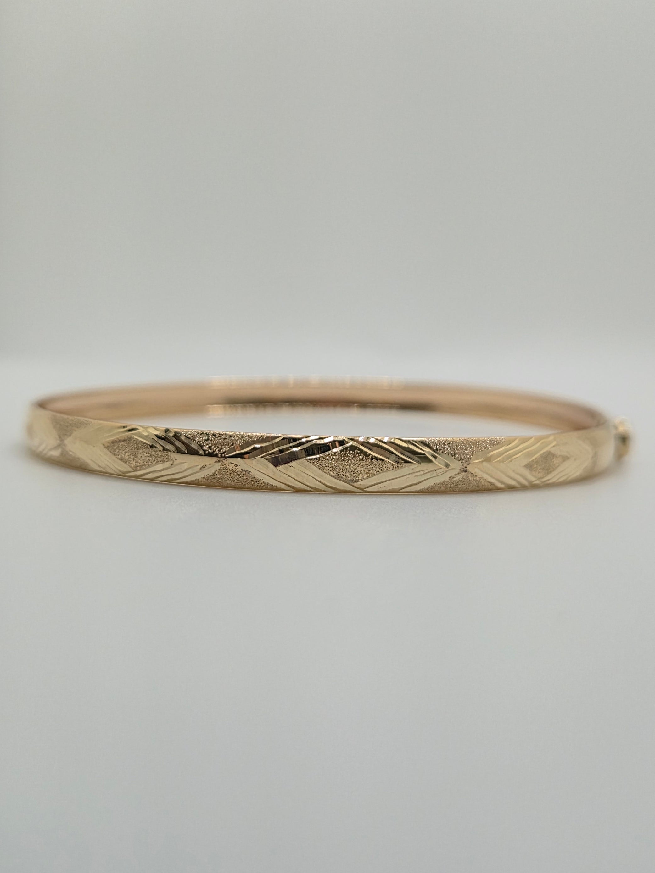 14k Gold Flexible Bangle (74)