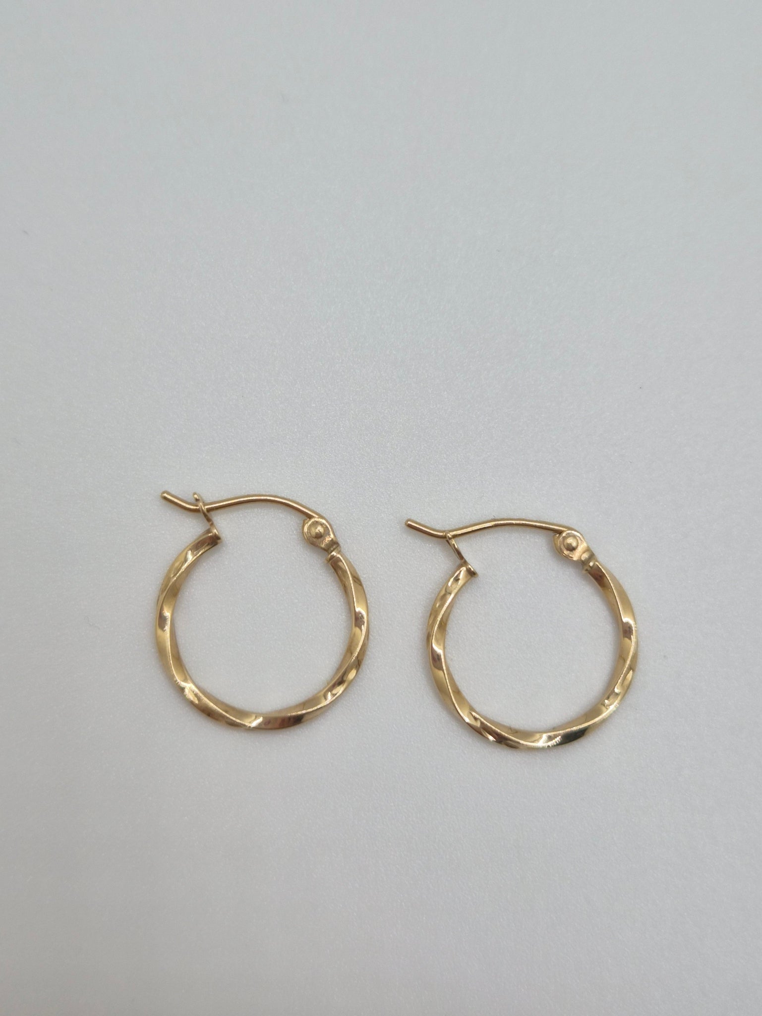 14K Yellow Gold Golden Curl Mini Hoops (052)