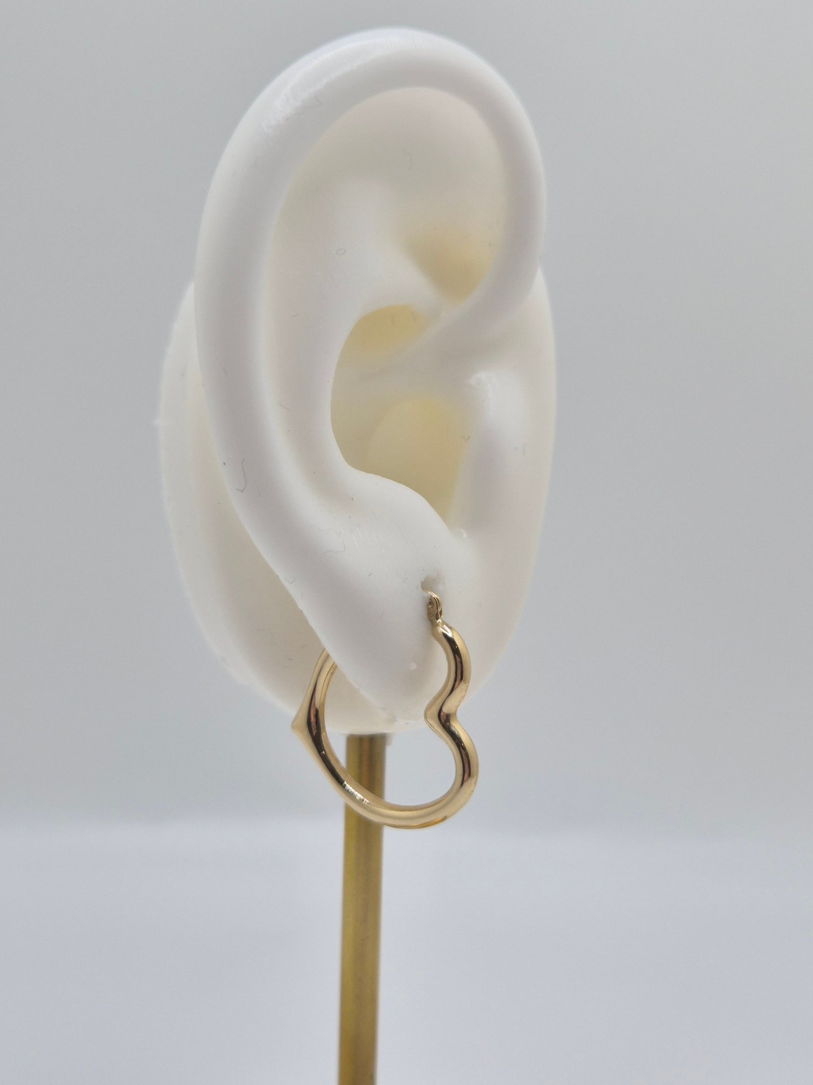 Estrella Heart Hoops — Medium (14K Gold Angled Heart Earrings)