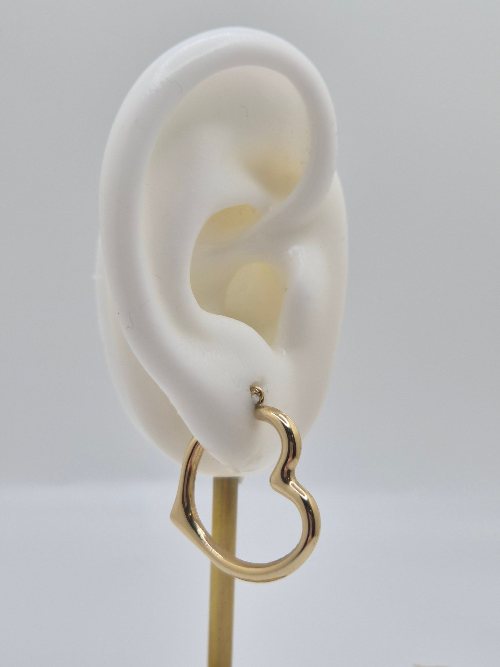 Estrella Heart Hoops — Large (14K Gold Angled Heart Earrings)