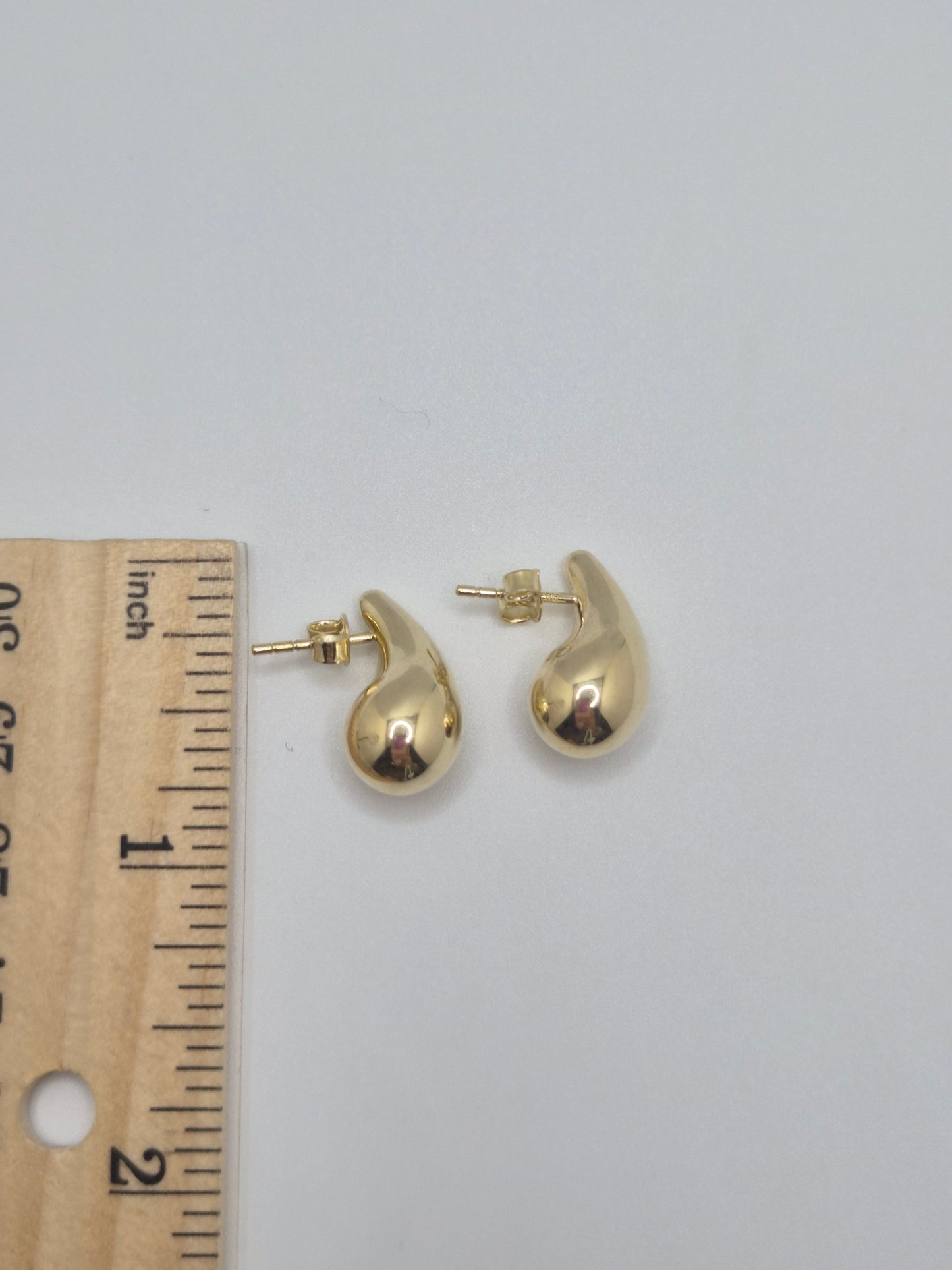 14K Gold Tear drop Earrings Medium