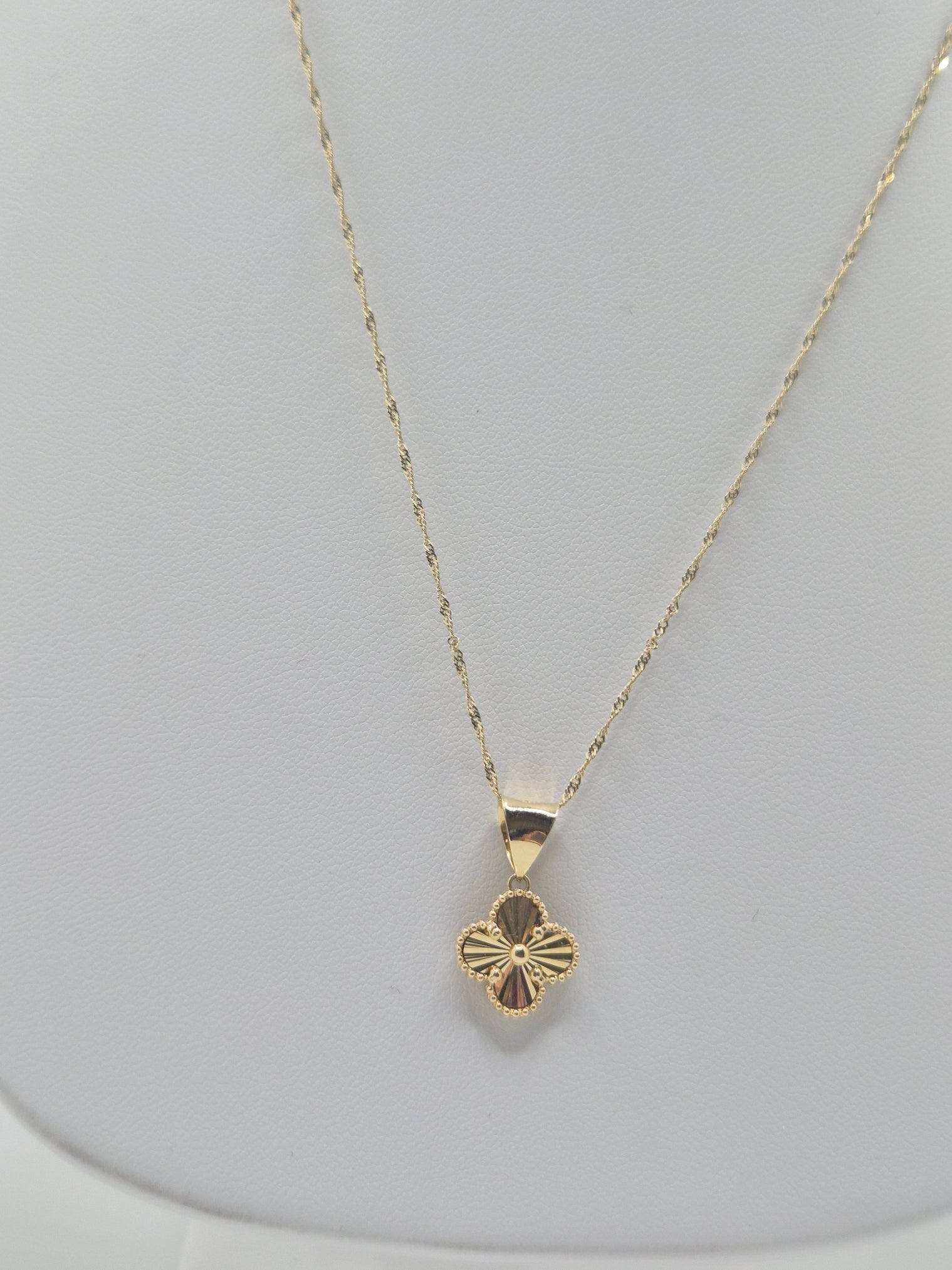 14K Gold Singapore Chain with Solid Gold Clover Pendant