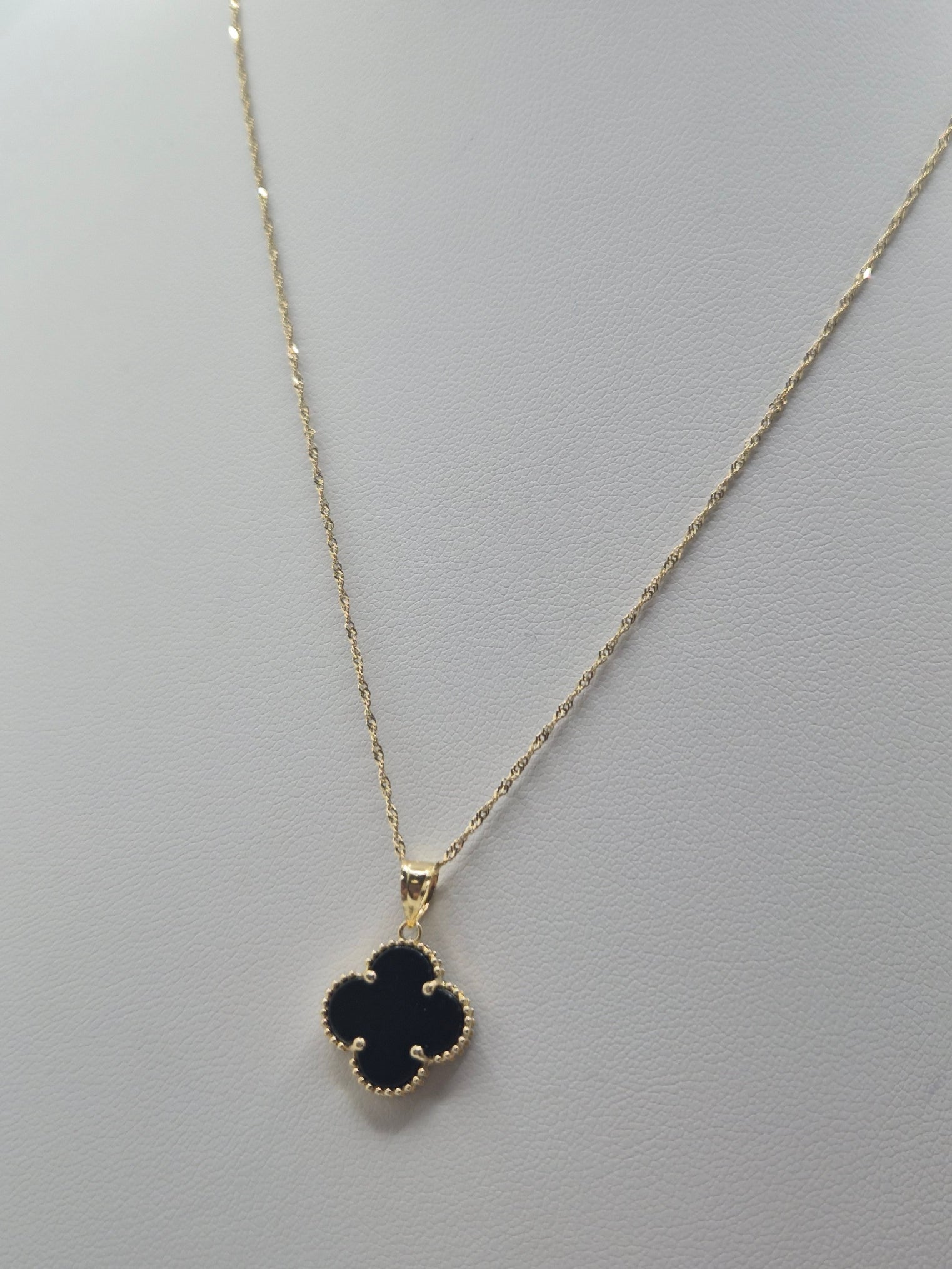 14K Gold Singapore Chain with Black Clover Pendant