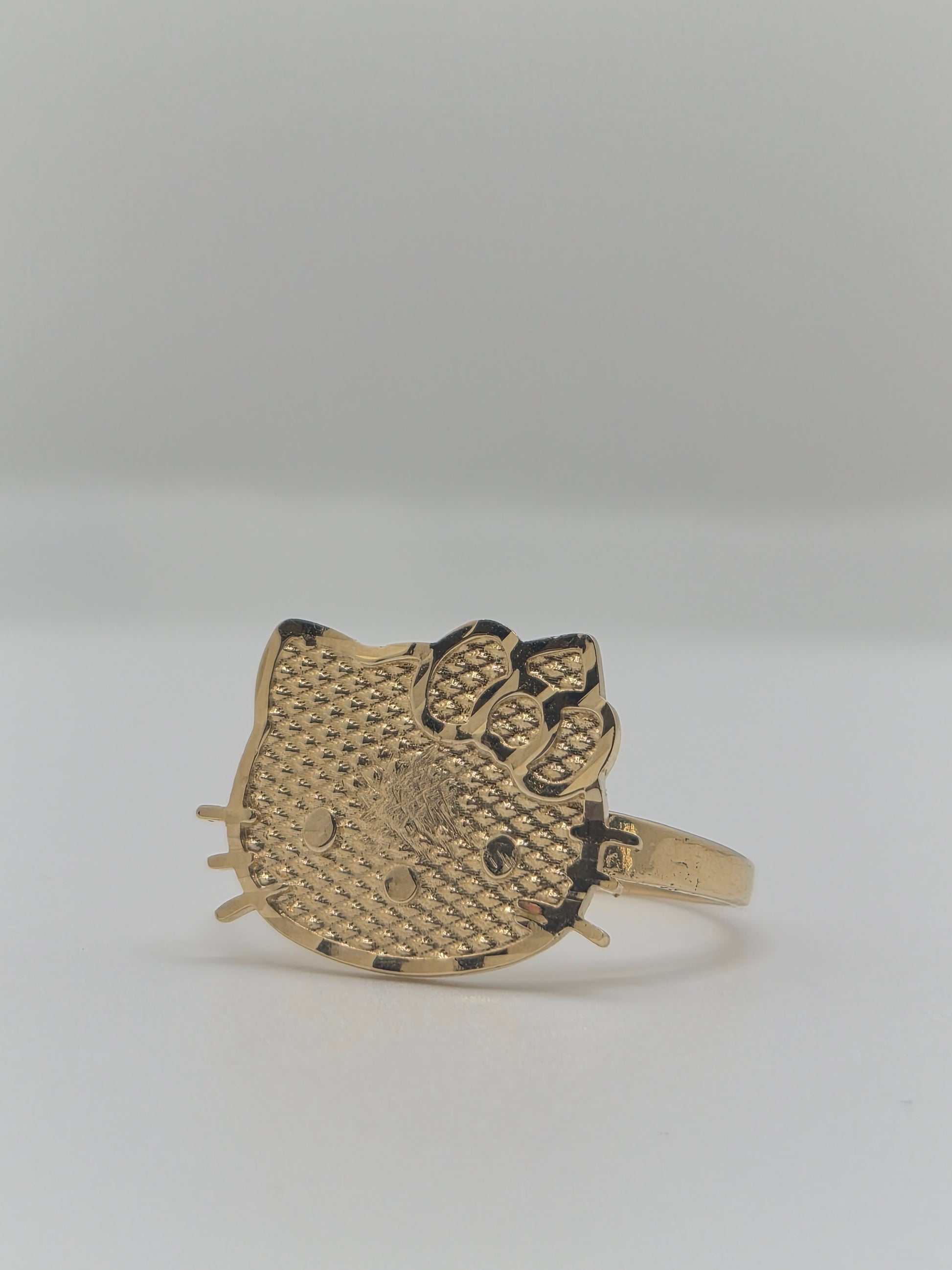 Perfectly Imperfect – 14K Gold Hello Kitty Face Ring (Medium)
