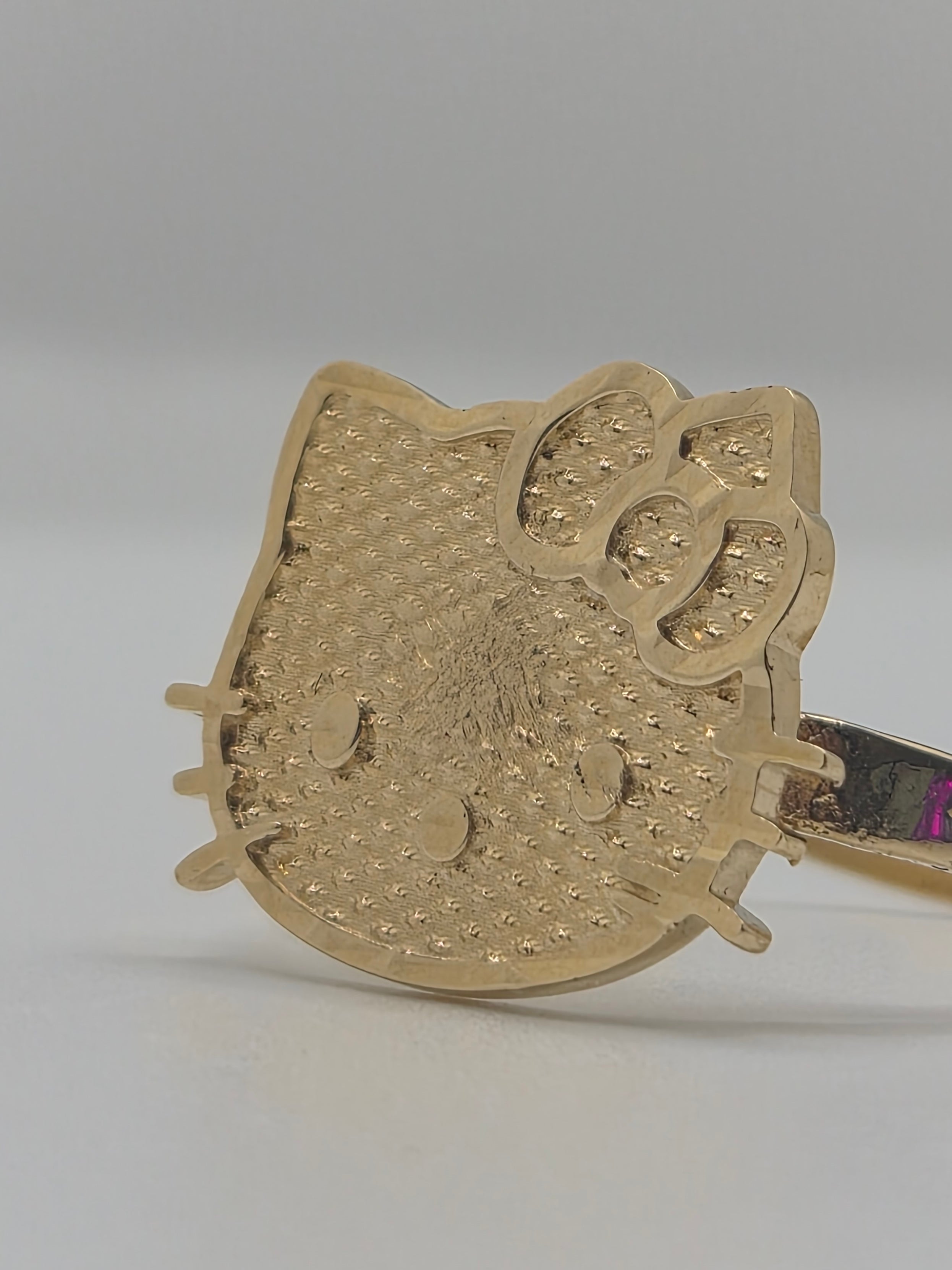 Perfectly Imperfect – 14K Gold Hello Kitty Face Ring (Medium)