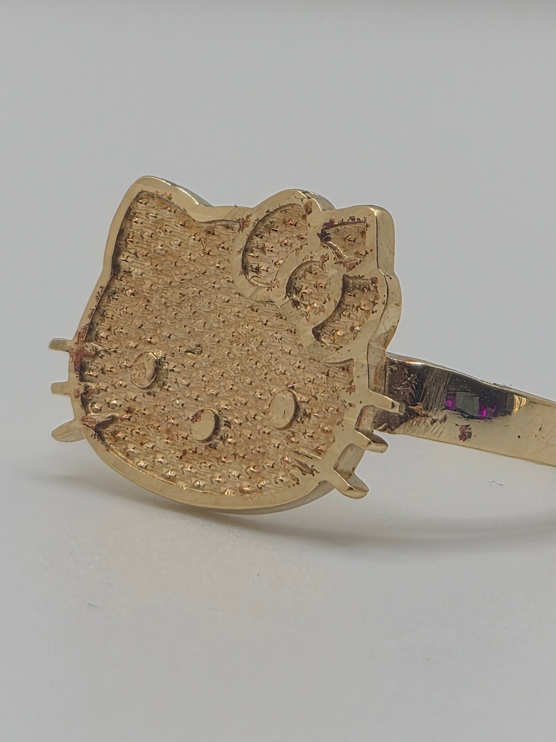 Perfectly Imperfect – 14K Gold Hello Kitty Face Ring (Medium – Size 6)