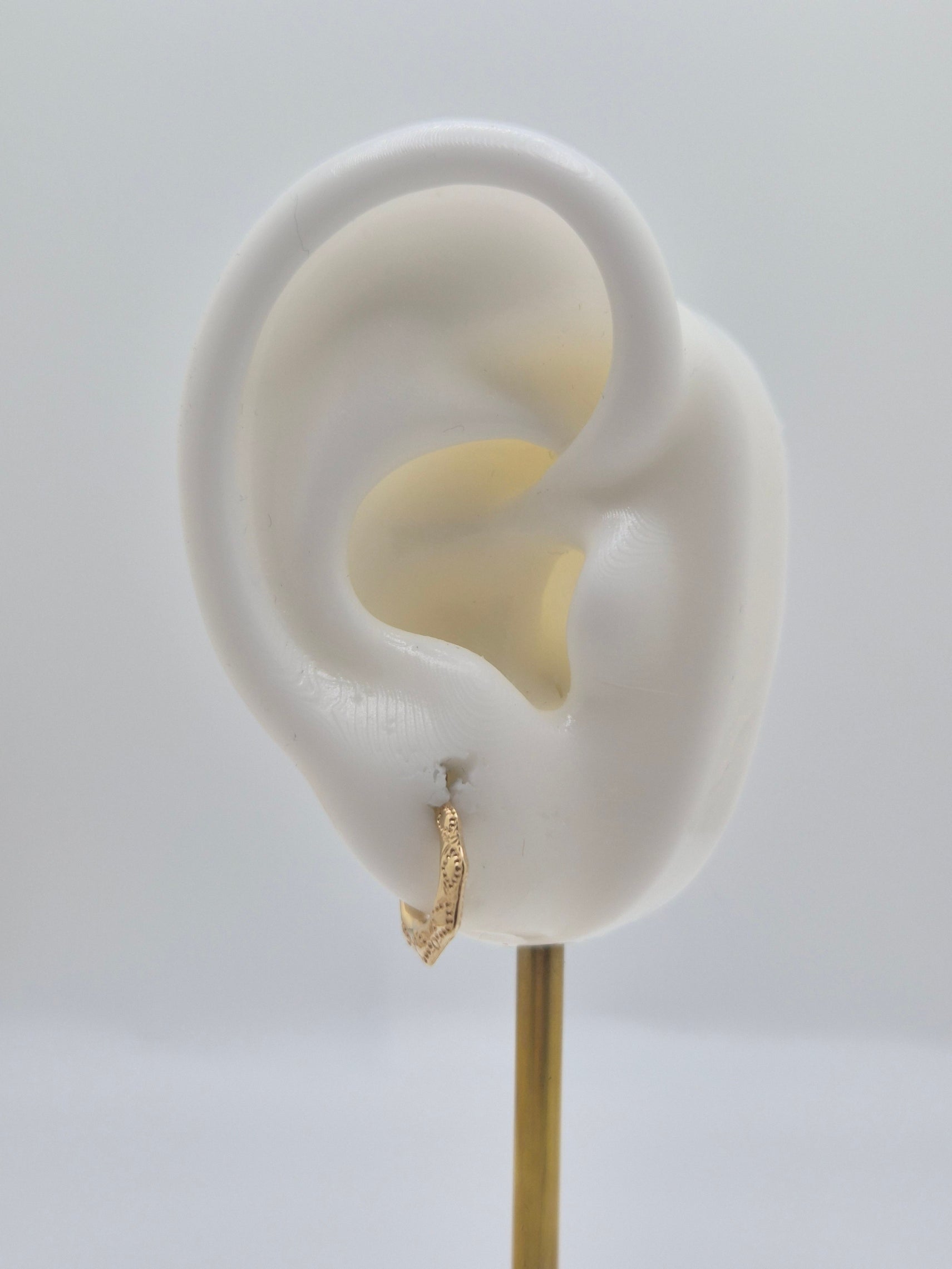 14K Gold Petite Hoop Earrings (045)