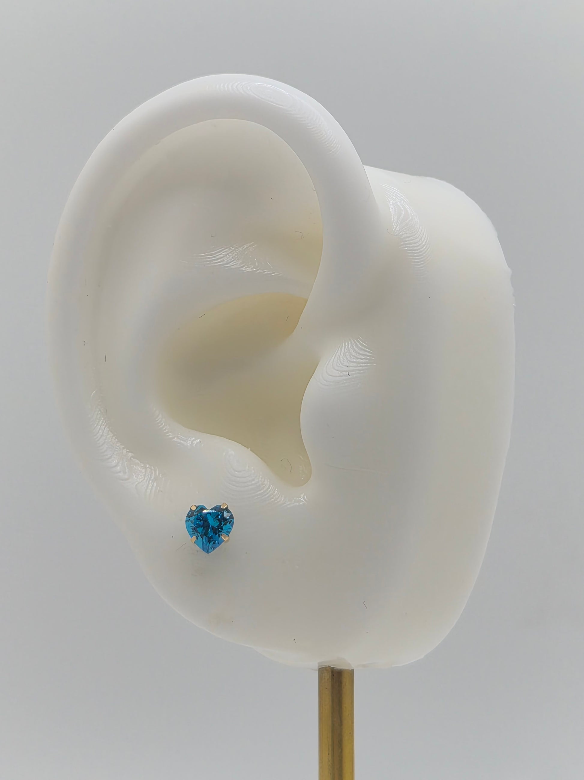14K Gold 5mm Heart Birthstone Stud Earrings – December (Blue Topaz)