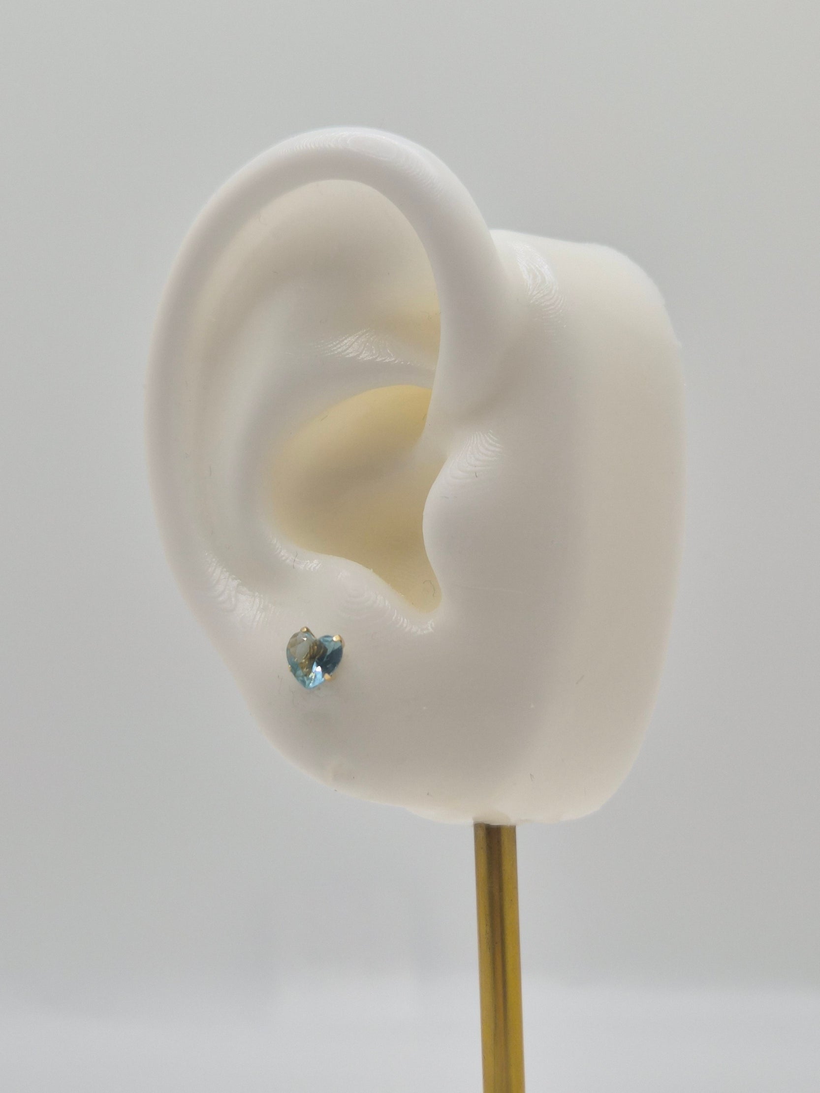 14K Gold 5mm Heart Birthstone Stud Earrings – March (Aquamarine)