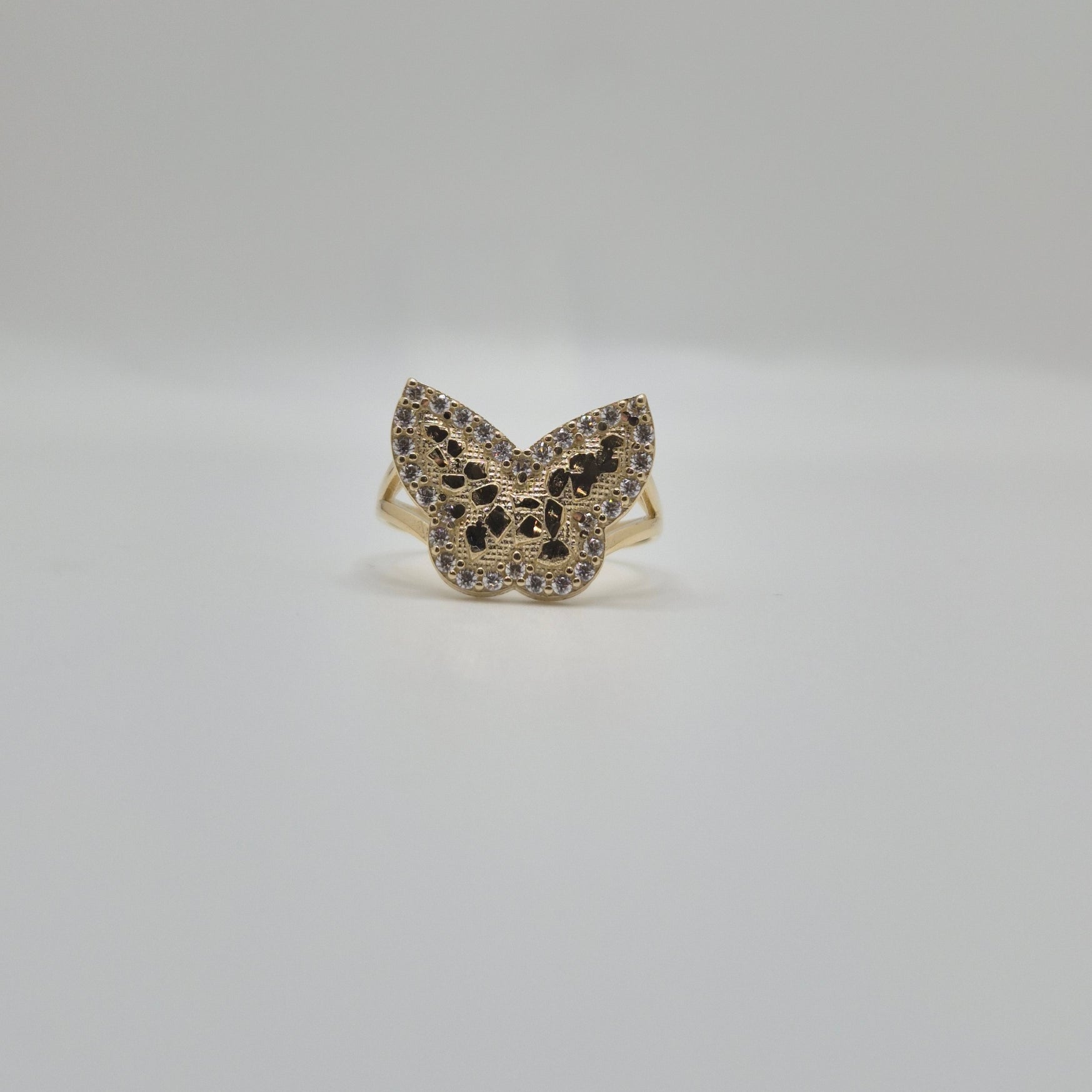 Anillo de circonita cúbica con forma de mariposa y pepita de 14 quilates
