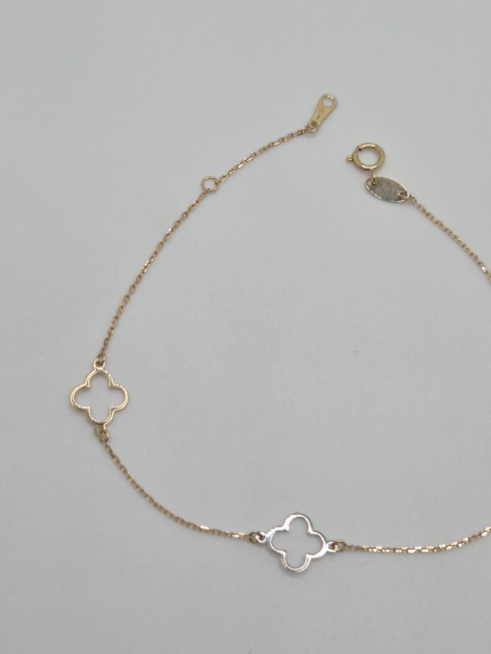 Pulsera de trébol tricolor de oro de 14 quilates