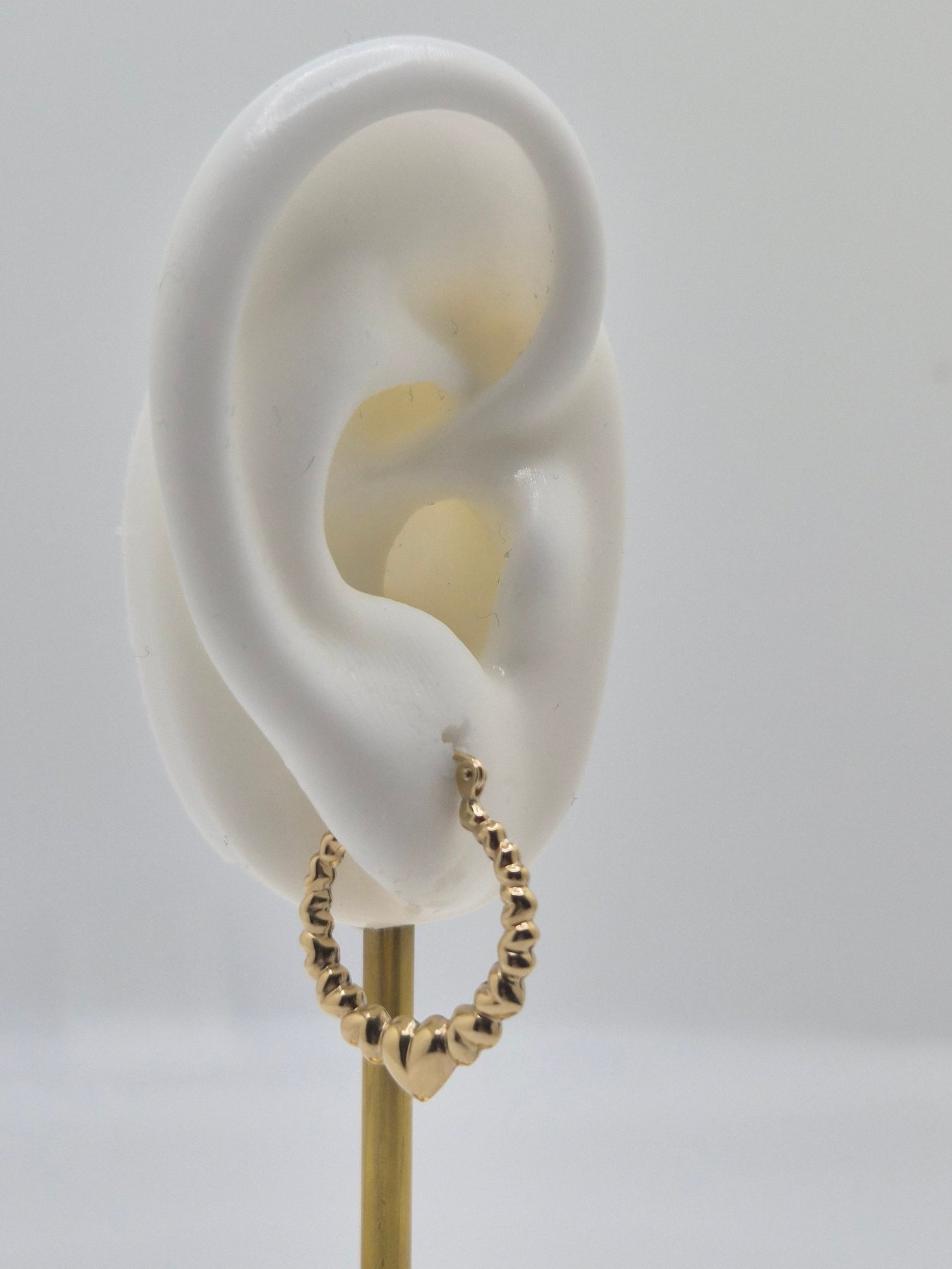 Pendientes de aro con forma de corazón hueco en oro de 14 quilates (051)