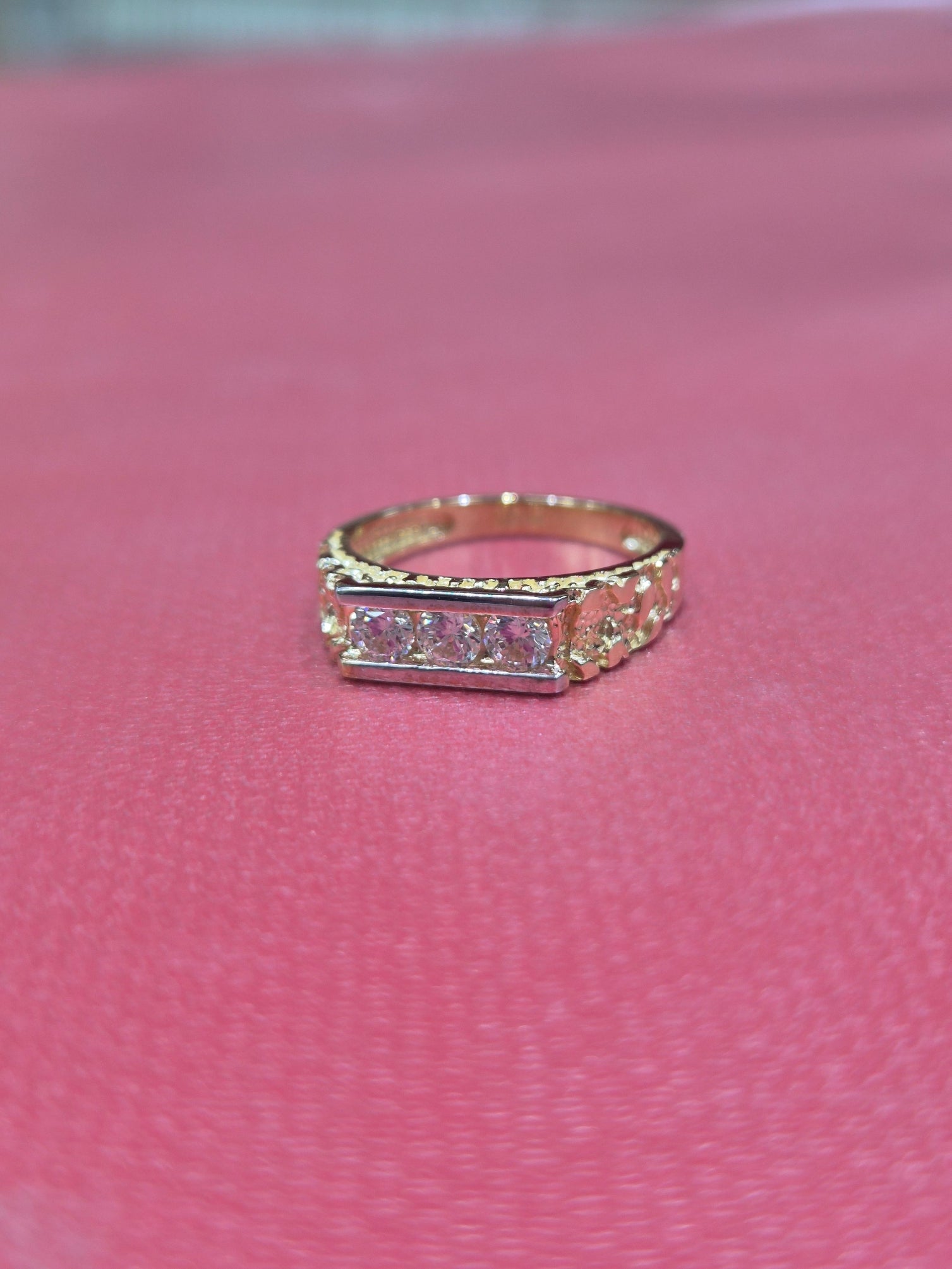 Anillo para bebé/meñique con circonita cúbica de dos tonos en oro de 14 quilates