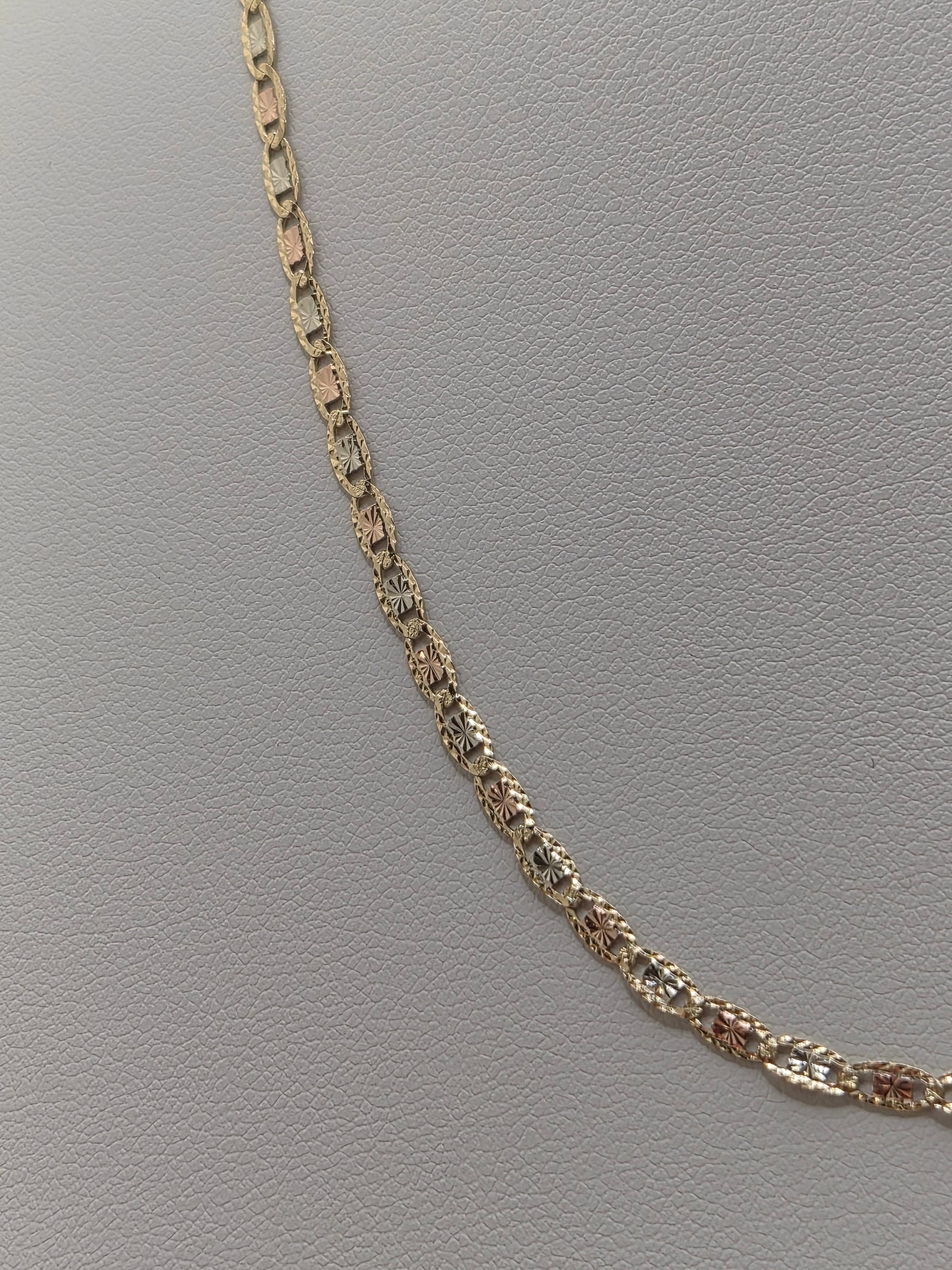 Cadena Valentino de oro de 14 quilates con corte de diamante de 3 colores (2,6 mm)