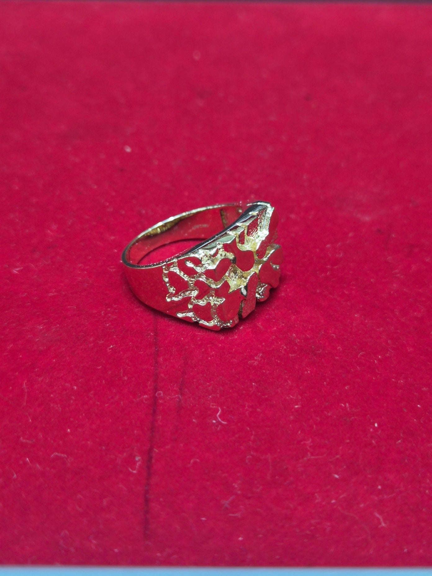 Anillo de pepita cuadrada de oro de 14 quilates