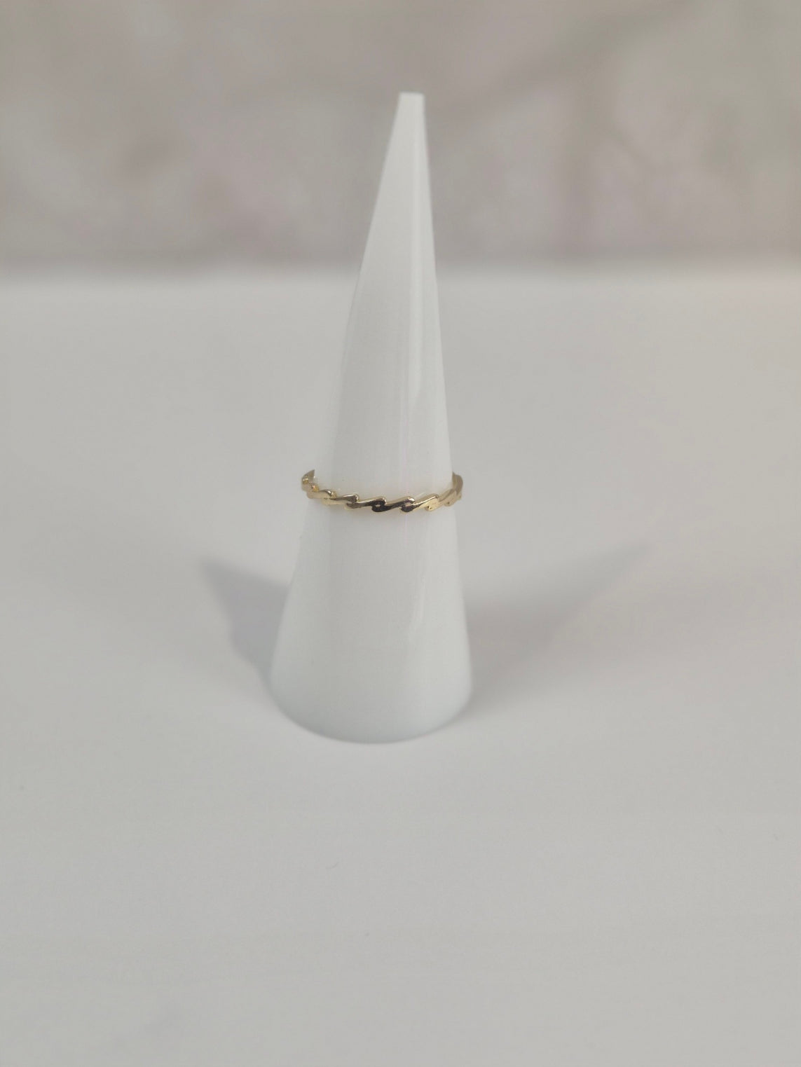 Anillo de pulgar apilable ondulado de oro de 14k (3141)