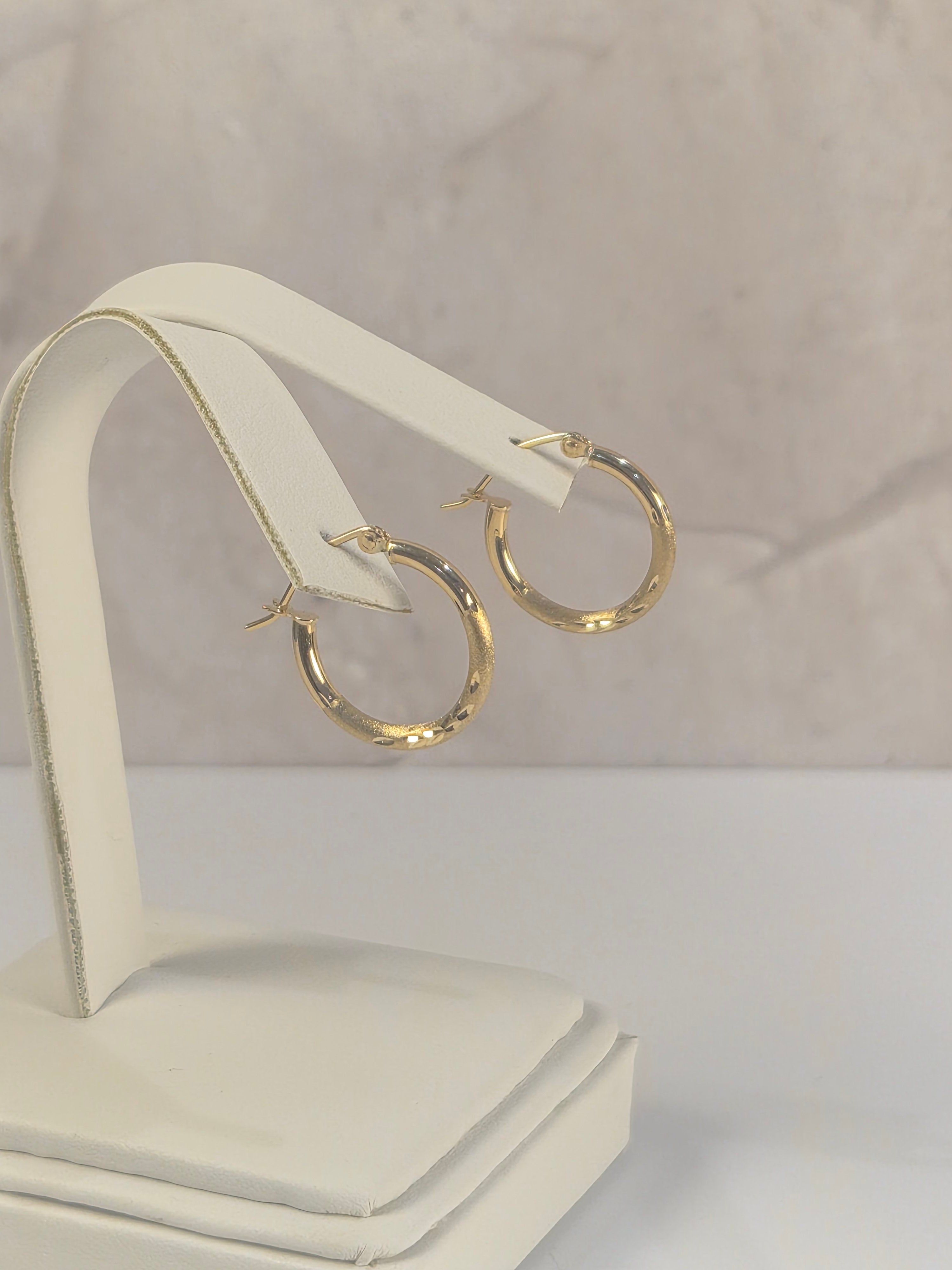 14K Gold Budded Diamond-Cut Hoop Earrings