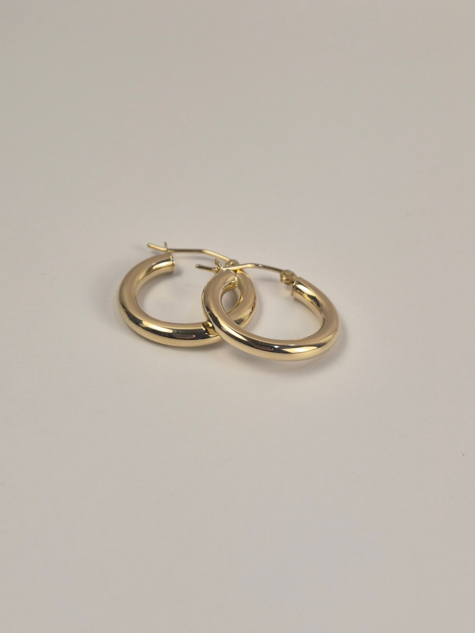14K Gold Golden Essentials Hoops (049)