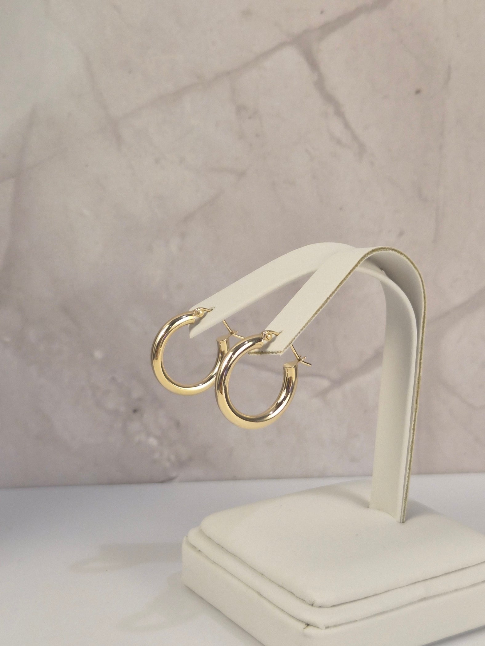 Aros Golden Essentials de oro de 14 quilates (049)