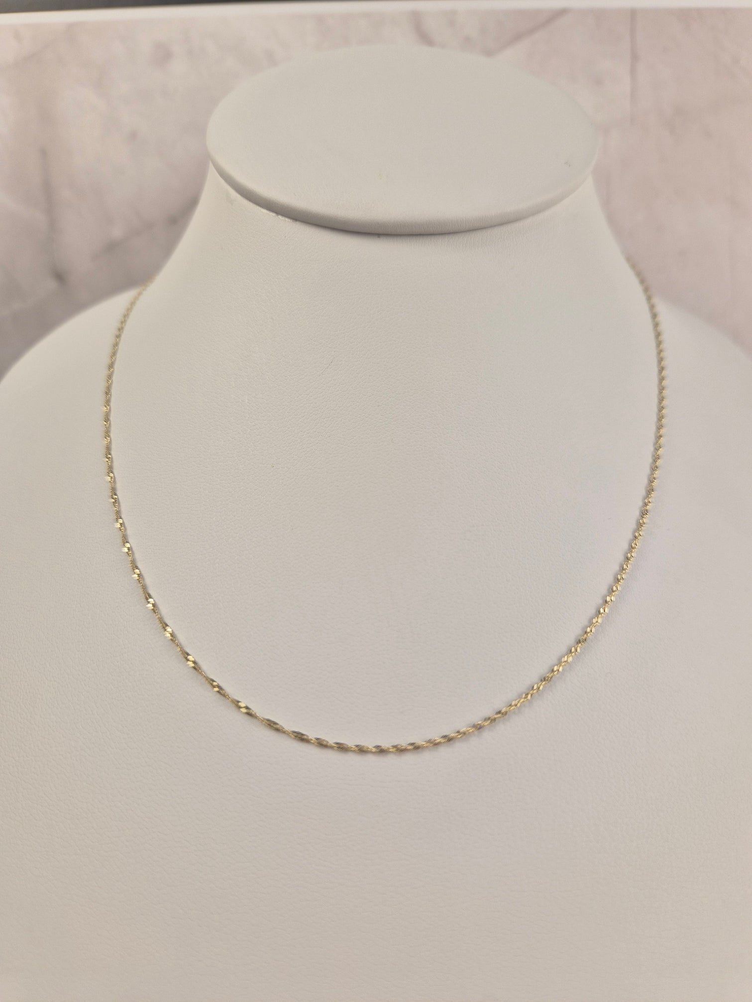 14K Gold 0.9mm Sinagpore Necklace