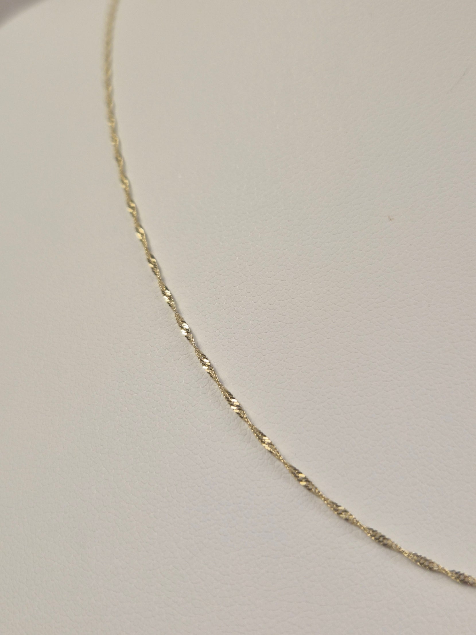 14K Gold 0.9mm Sinagpore Necklace