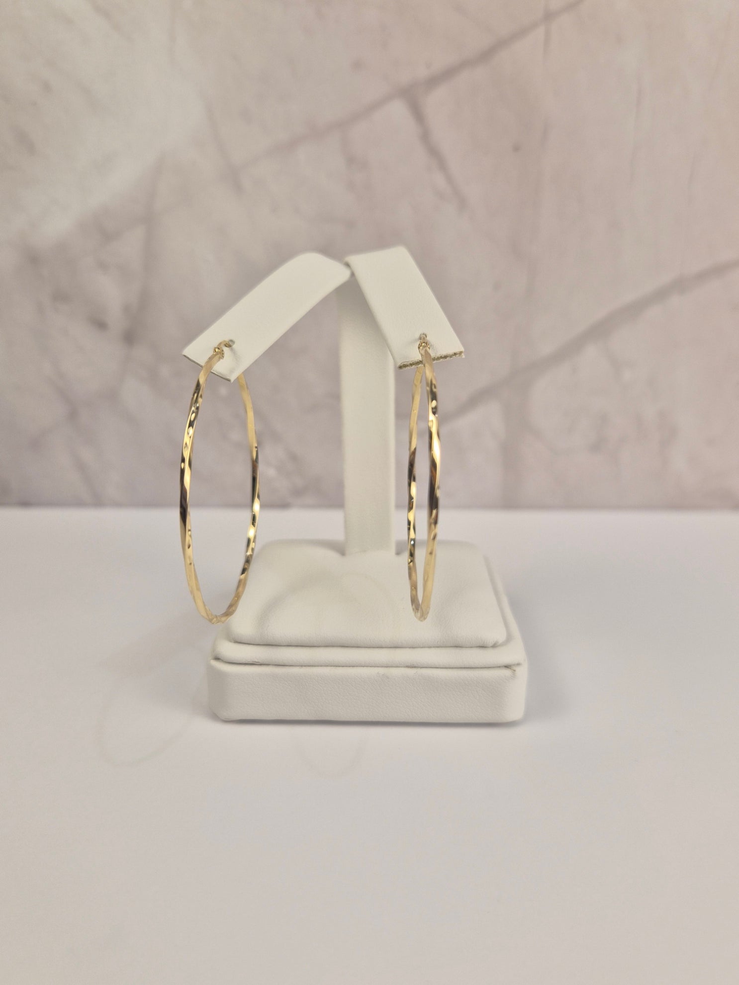 Pendientes de aro rizados de 1,5 mm en oro de 14 quilates