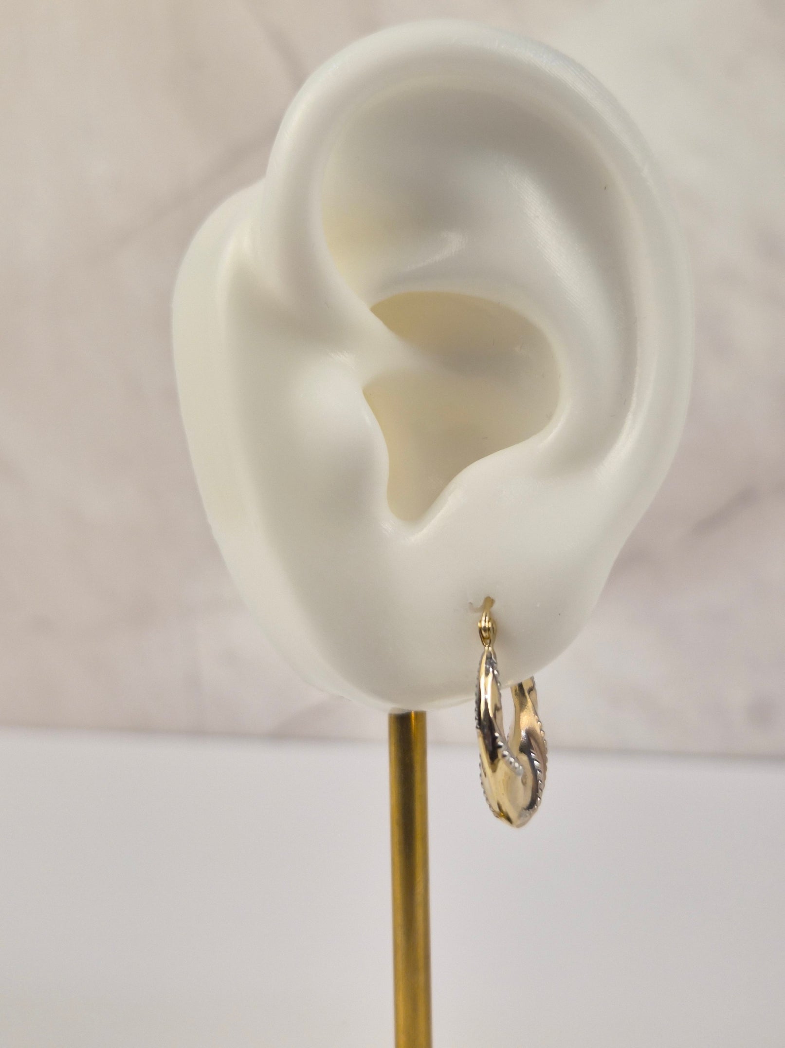 Tricolor Glow – 14K Gold Hoop Earrings