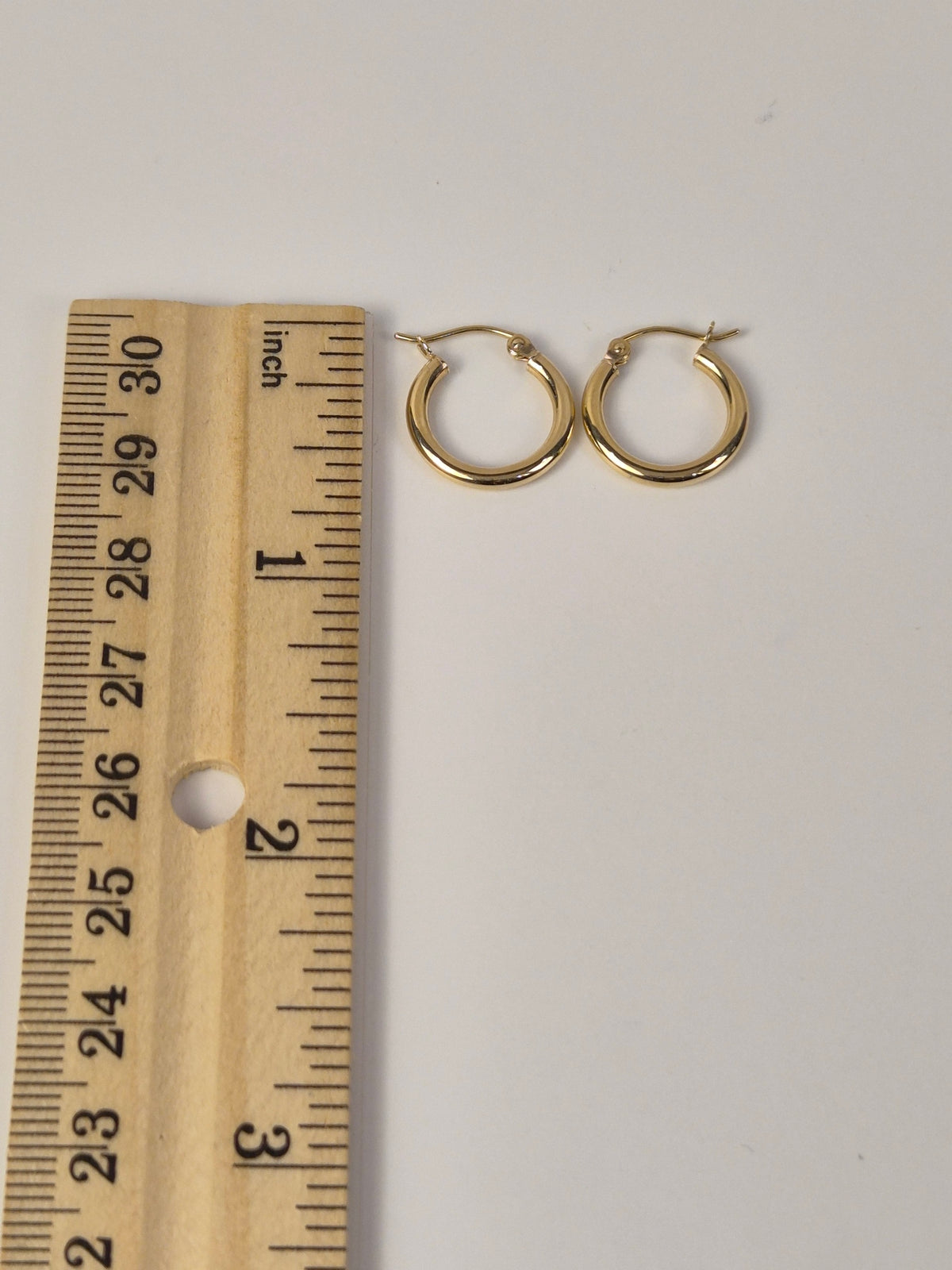 Mini aros dorados de oro de 14 quilates (028)