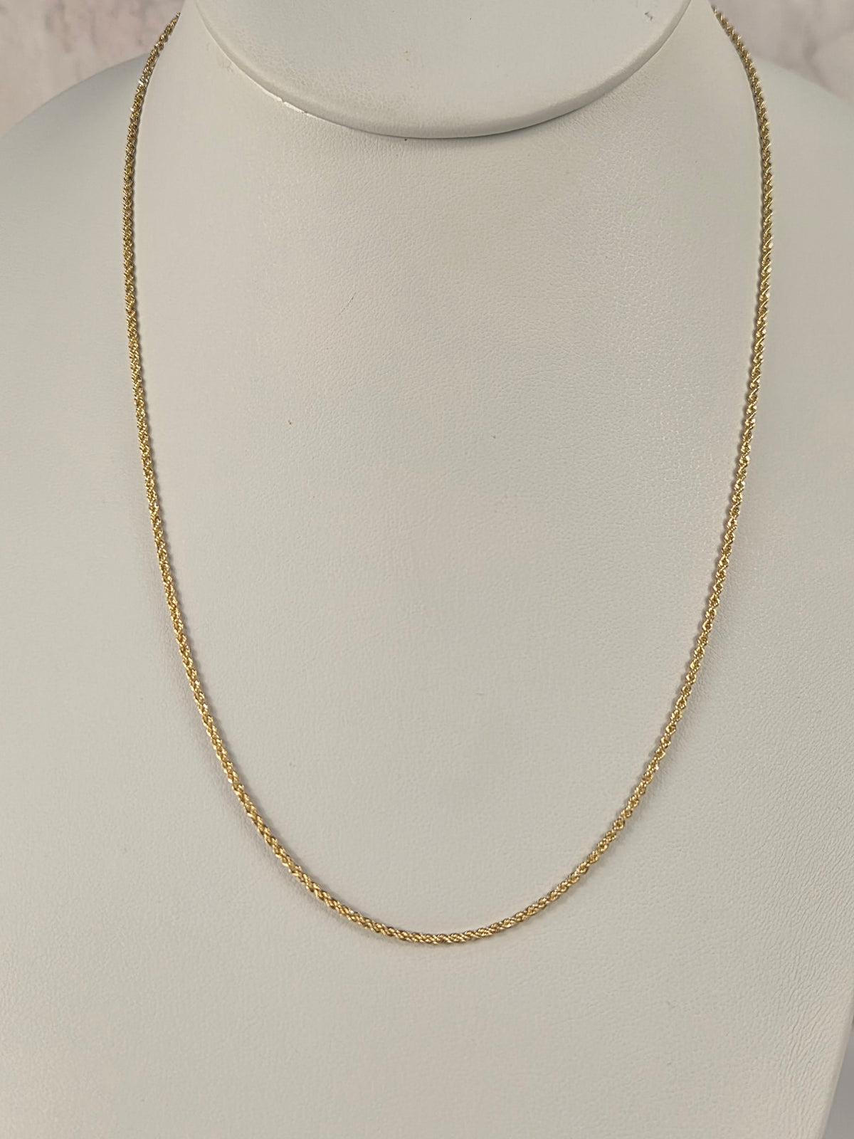 Golden Twist – 10K Gold Rope Chain