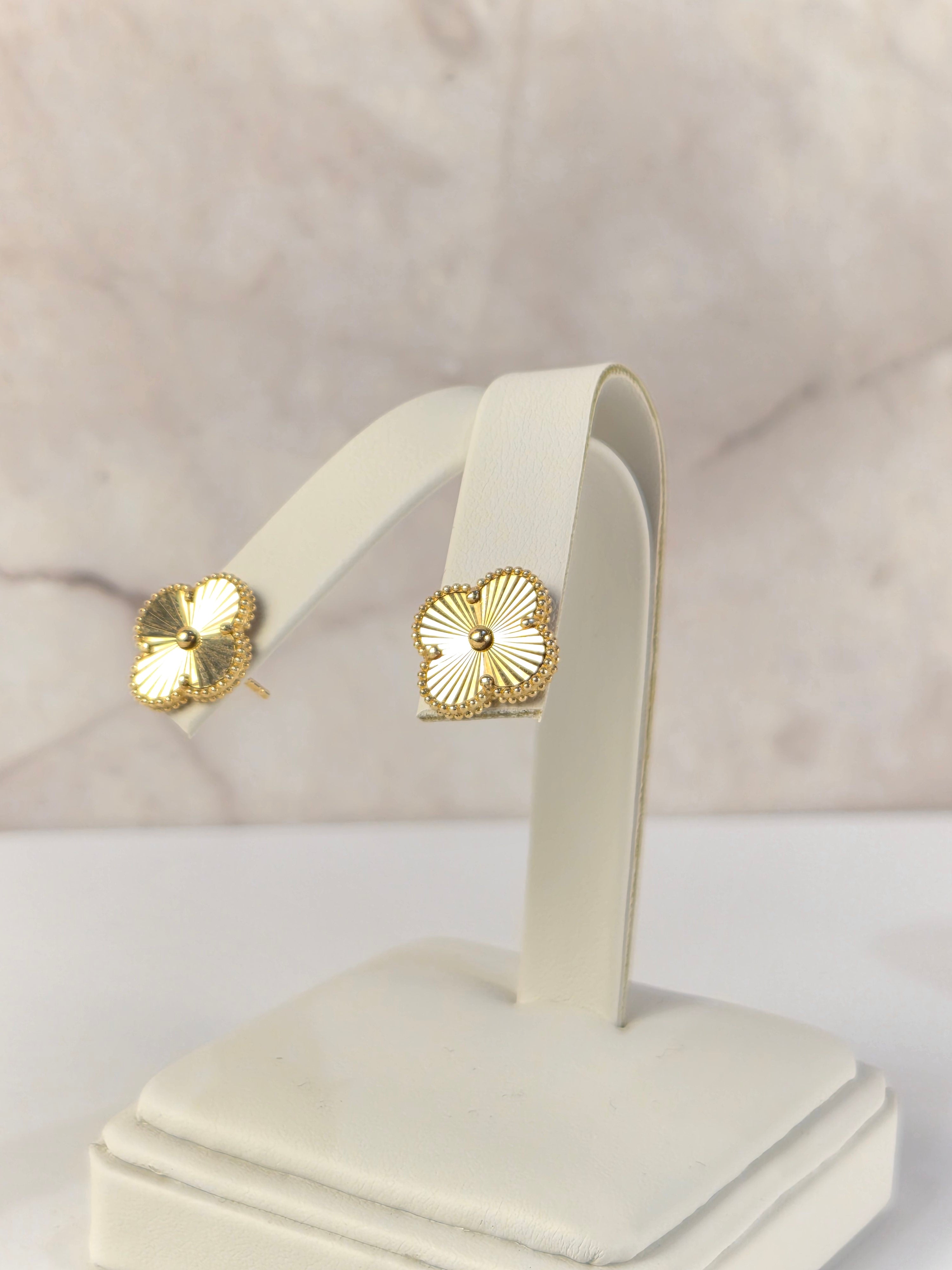 Classic Clover Stud Earrings – 14K Gold