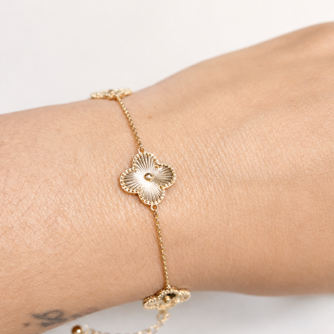 14K Gold 3 Motif Clover Bracelet – Dainty Lucky Trébol