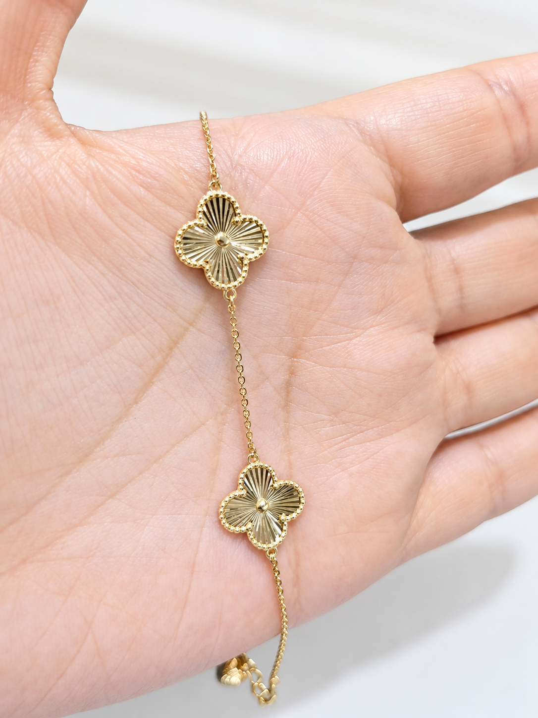 14K Gold 3 Motif Clover Bracelet – Dainty Lucky Trébol