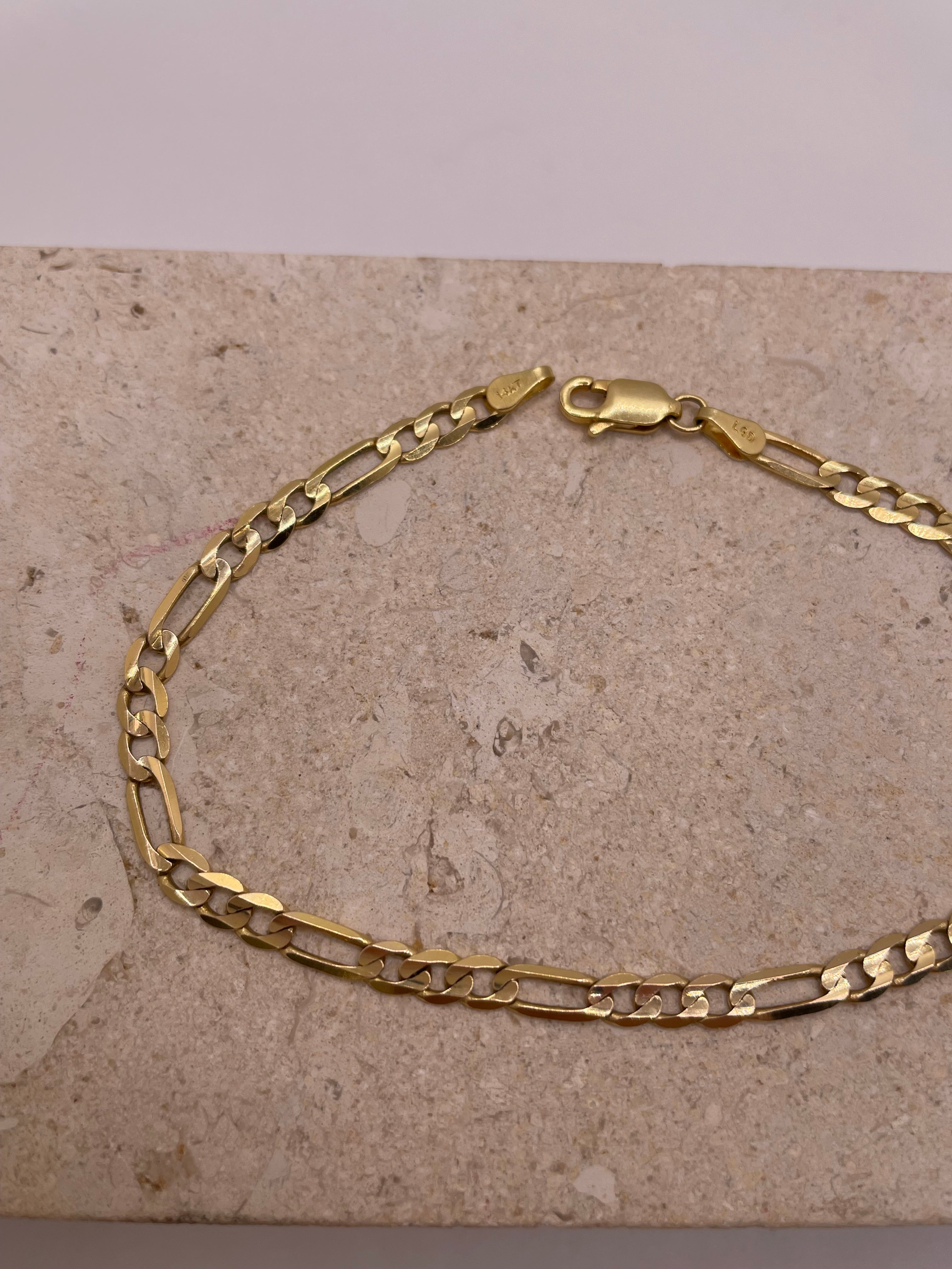 14k gold 3.9mm figaro bracelet (114)