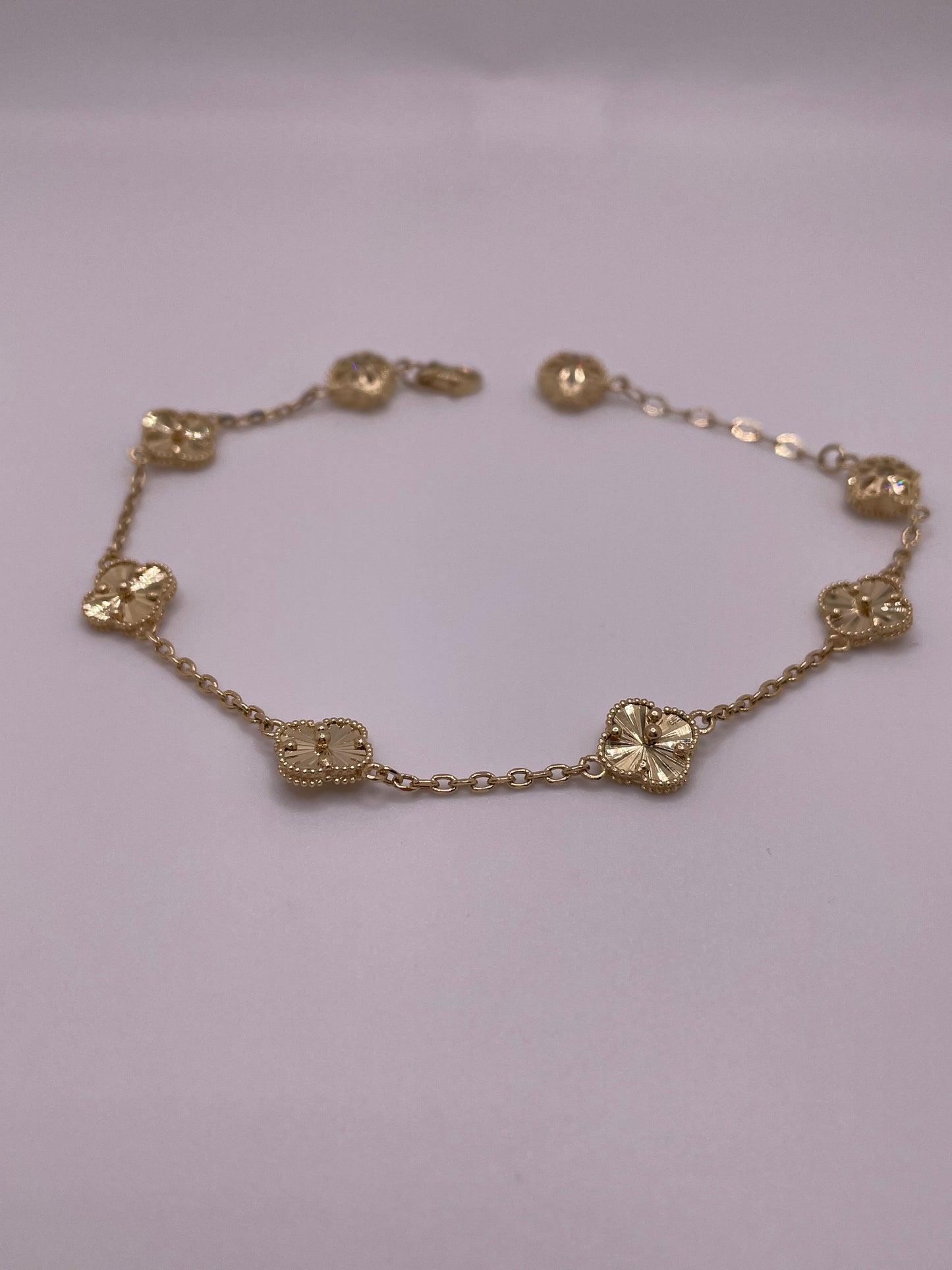 14K Gold 5-Motif Clover Bracelet